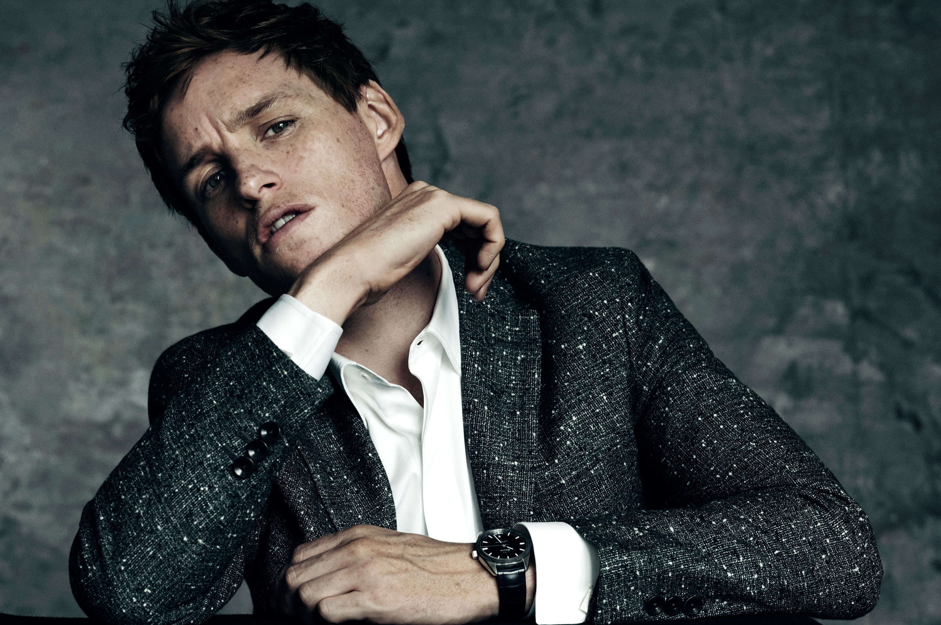 actor, Eddie Redmayne, shirt, jacket, costume, Tom Munro, watch, photographer, 2K, HD Wallpaper