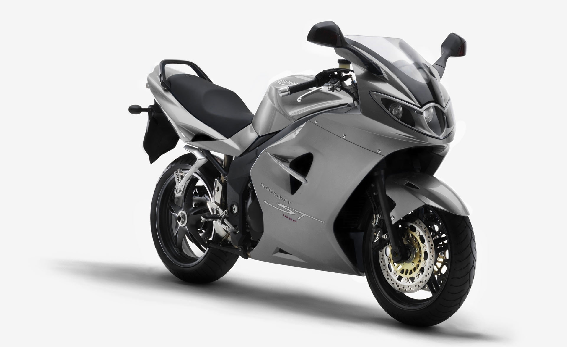 indoors, silver colored, bike, st, wheel, motor scooter, transportation, white background, Triumph, Sprint, motorsport, no people, motorcycle, cut out, HD Wallpaper