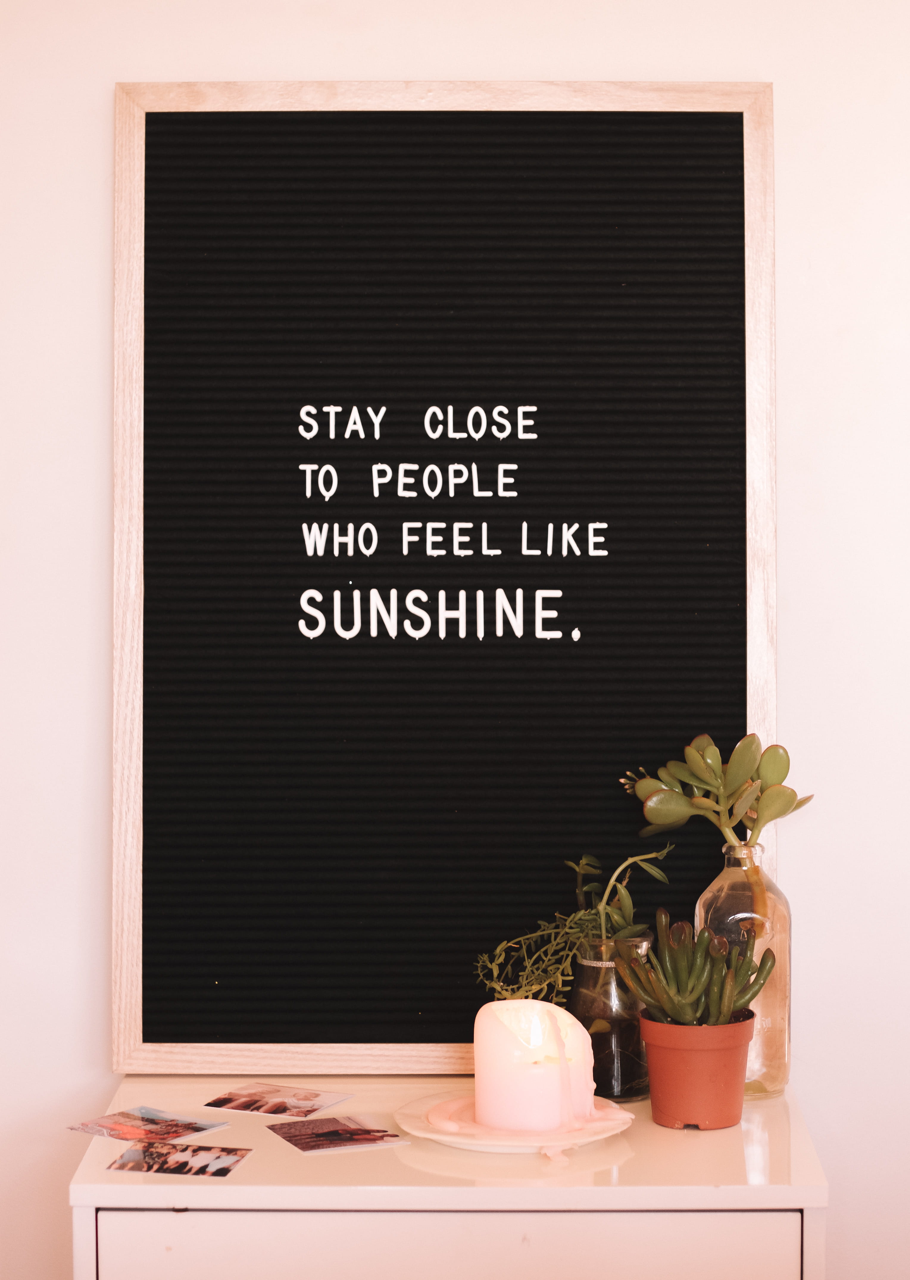 still life, wood - material, blackboard, quote, tray, message, 4K, feels, board, stay, people, flower, black color, houseplant, close-up, text, communication, Phone HD Wallpaper