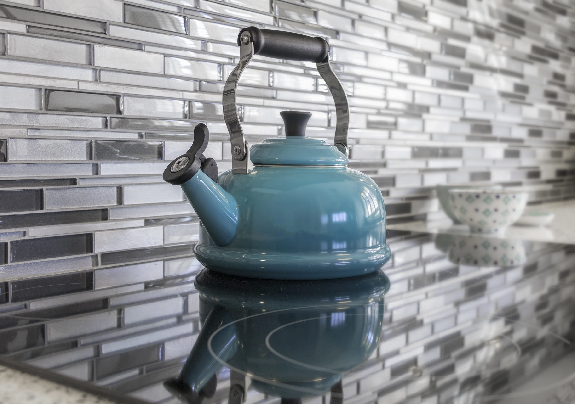 household, tea kettle, table, still life, coffee, kitchen utensil, no people, traditional, mug, induction, tea, teal, refreshment, home, dish, counter, HD Wallpaper