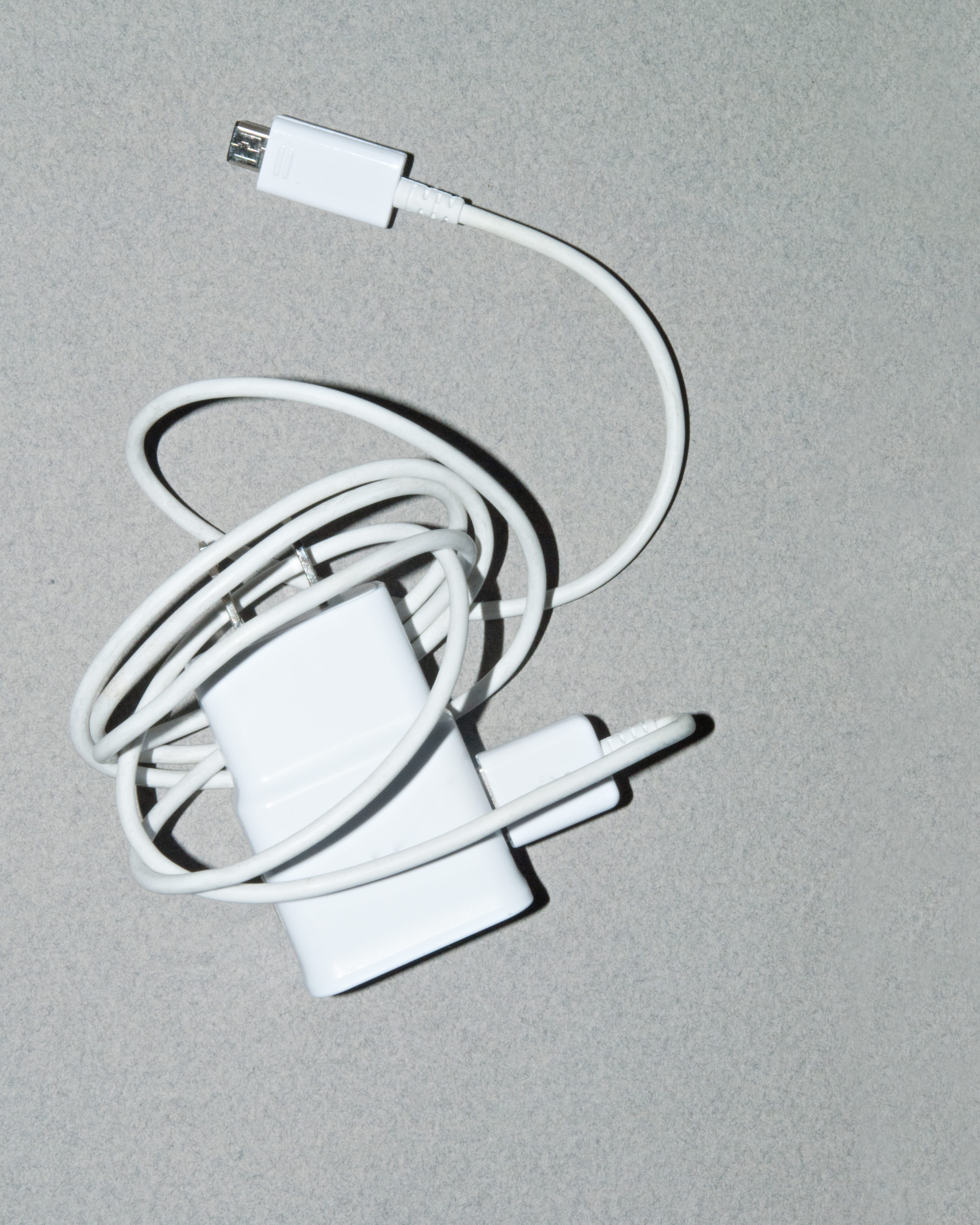 recharge, indoors, usb, music, connection, close-up, copy space, office supply, medical equipment, charger, stethoscope, still life, medical supplies, metal, Phone HD Wallpaper