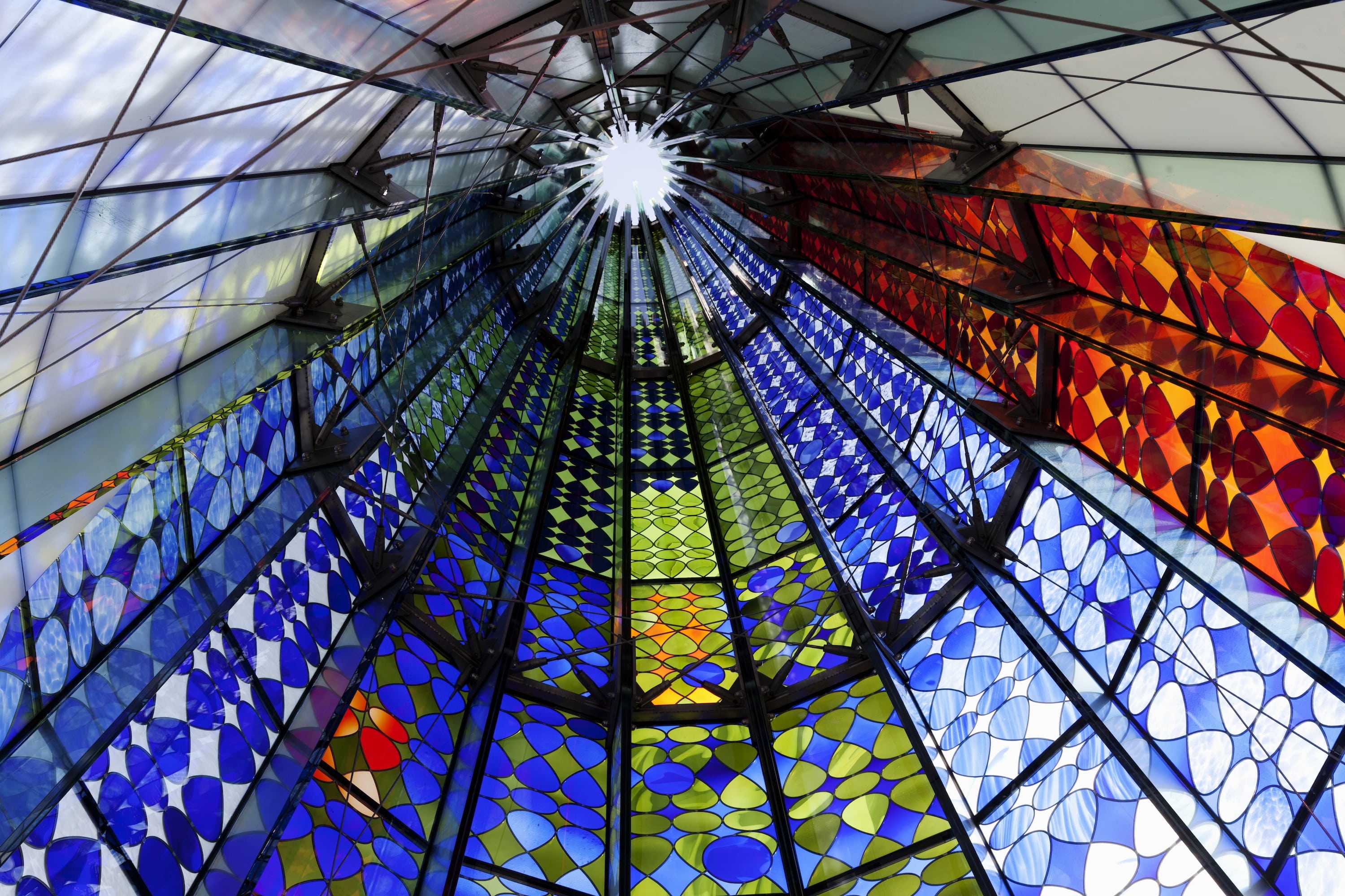 no people, nature, dome, day, geometric shape, transparent, ceiling, glass, built structure, 2K, perspective, glass - material, connecticut, sky, landmark, HD Wallpaper