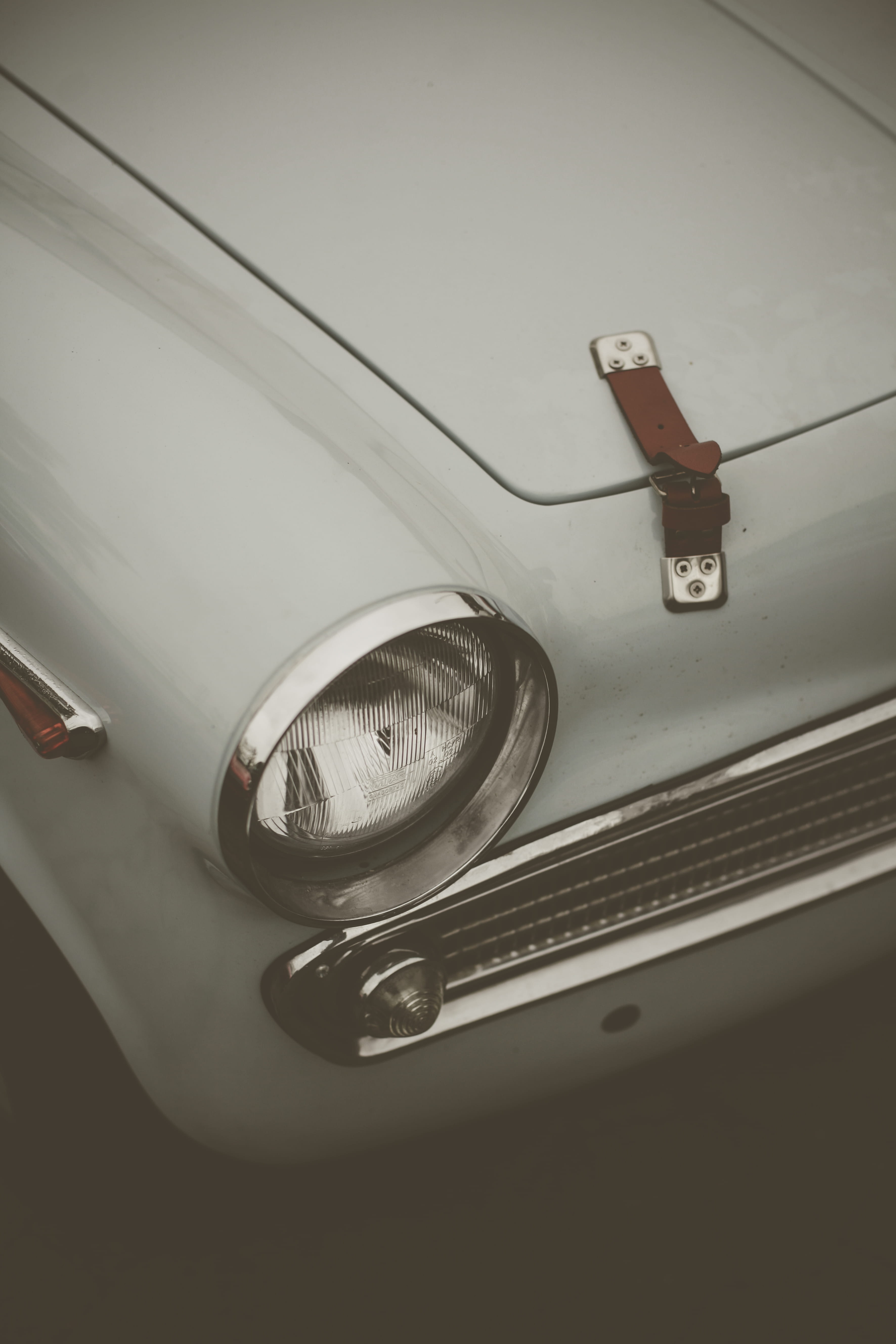 5K, motor vehicle, torch, reflection, symbol, light, high angle view, still life, metal, glasses, trademark, close-up, drain, retro styled, personal accessory, Phone HD Wallpaper
