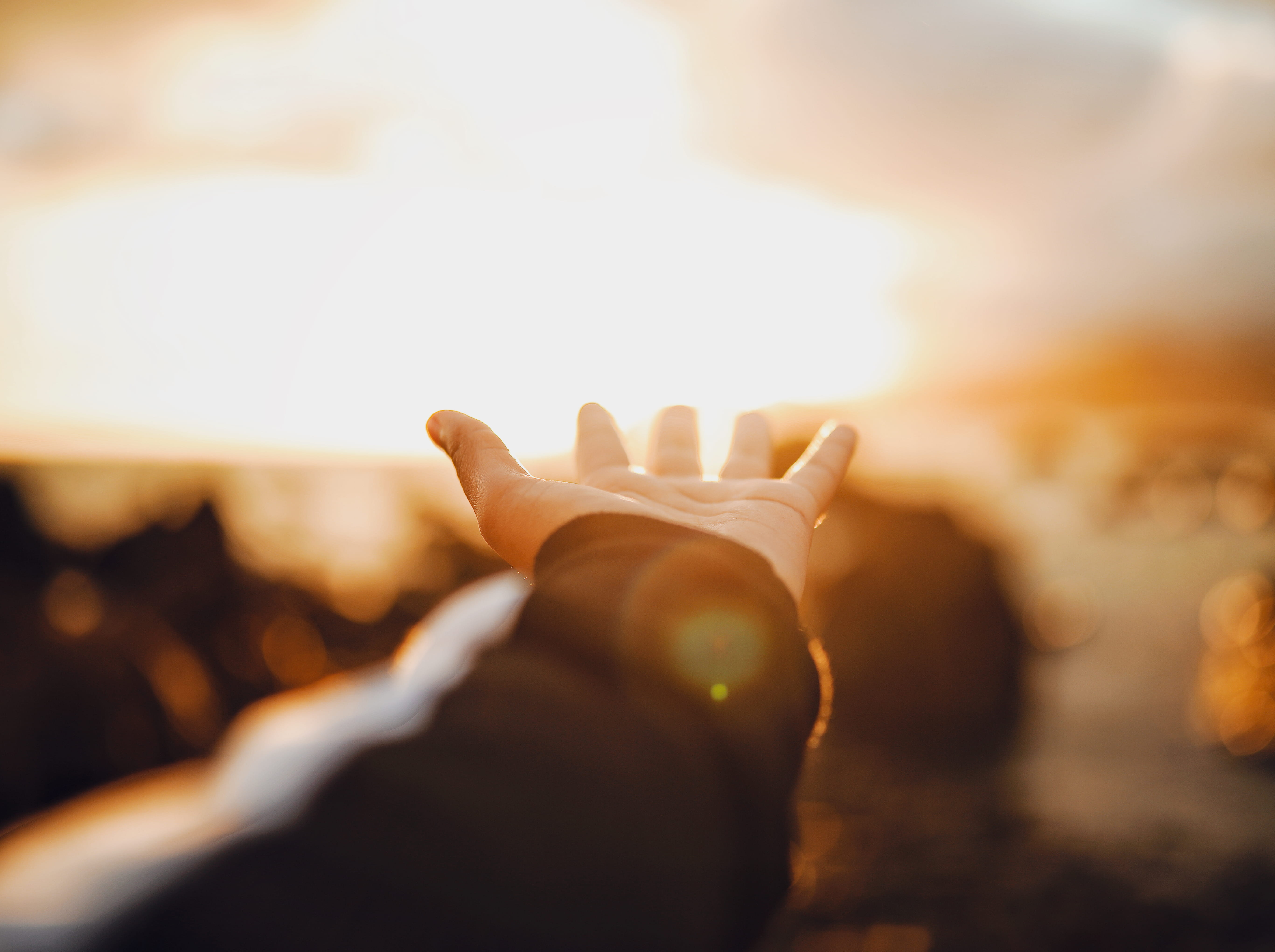 landscape, crystal, funeral, 5K, limb, focus on foreground, holding hands, body part, hand, people, concert, human foot, sky, positive emotion, nature, HD Wallpaper