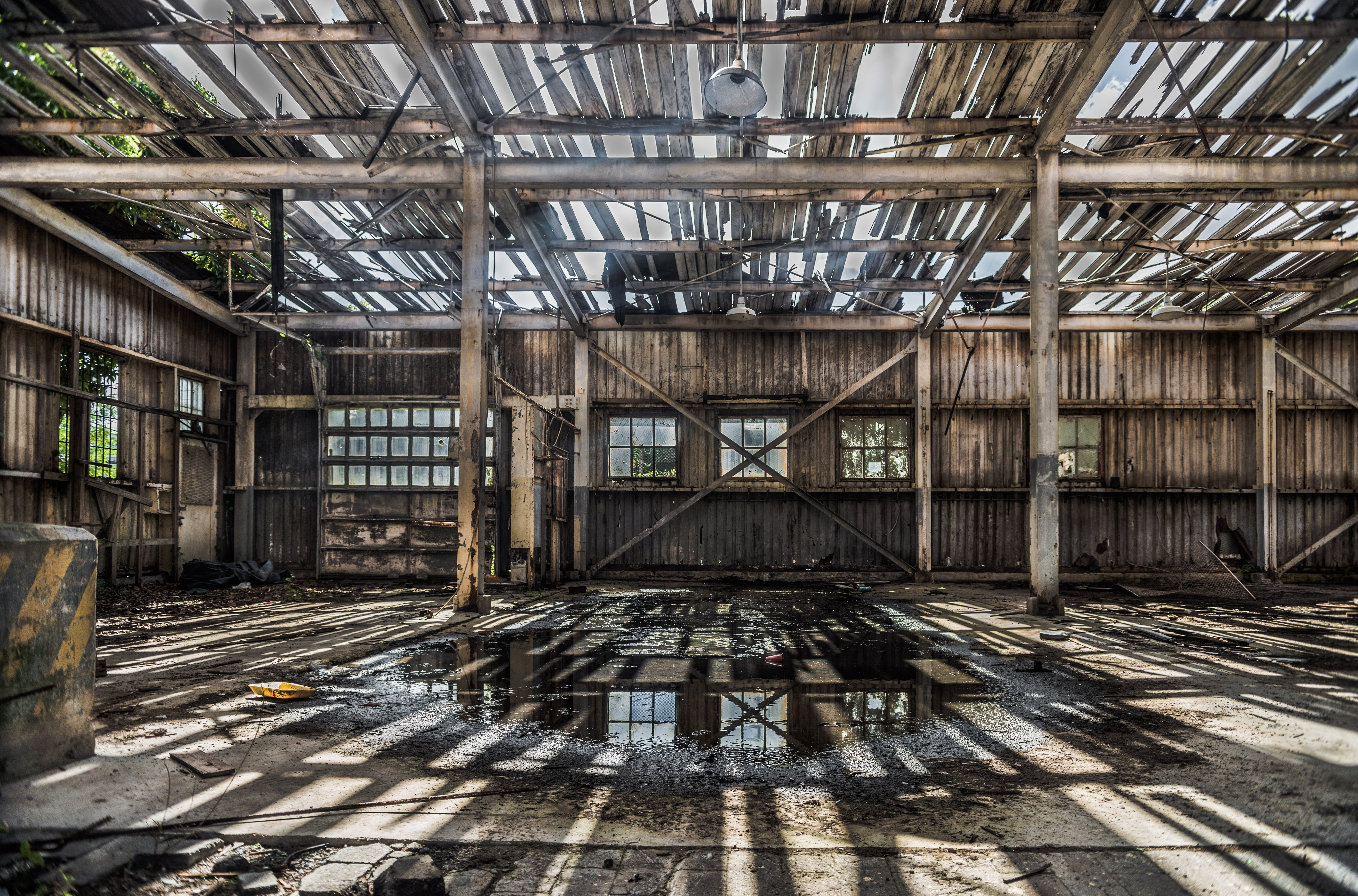 decline, brown, boards, 5K, dirty, messy, building, flooring, indoors, empty, run-down, skeleton, day, damaged, architecture, warehouse, no people, deterioration, HD Wallpaper