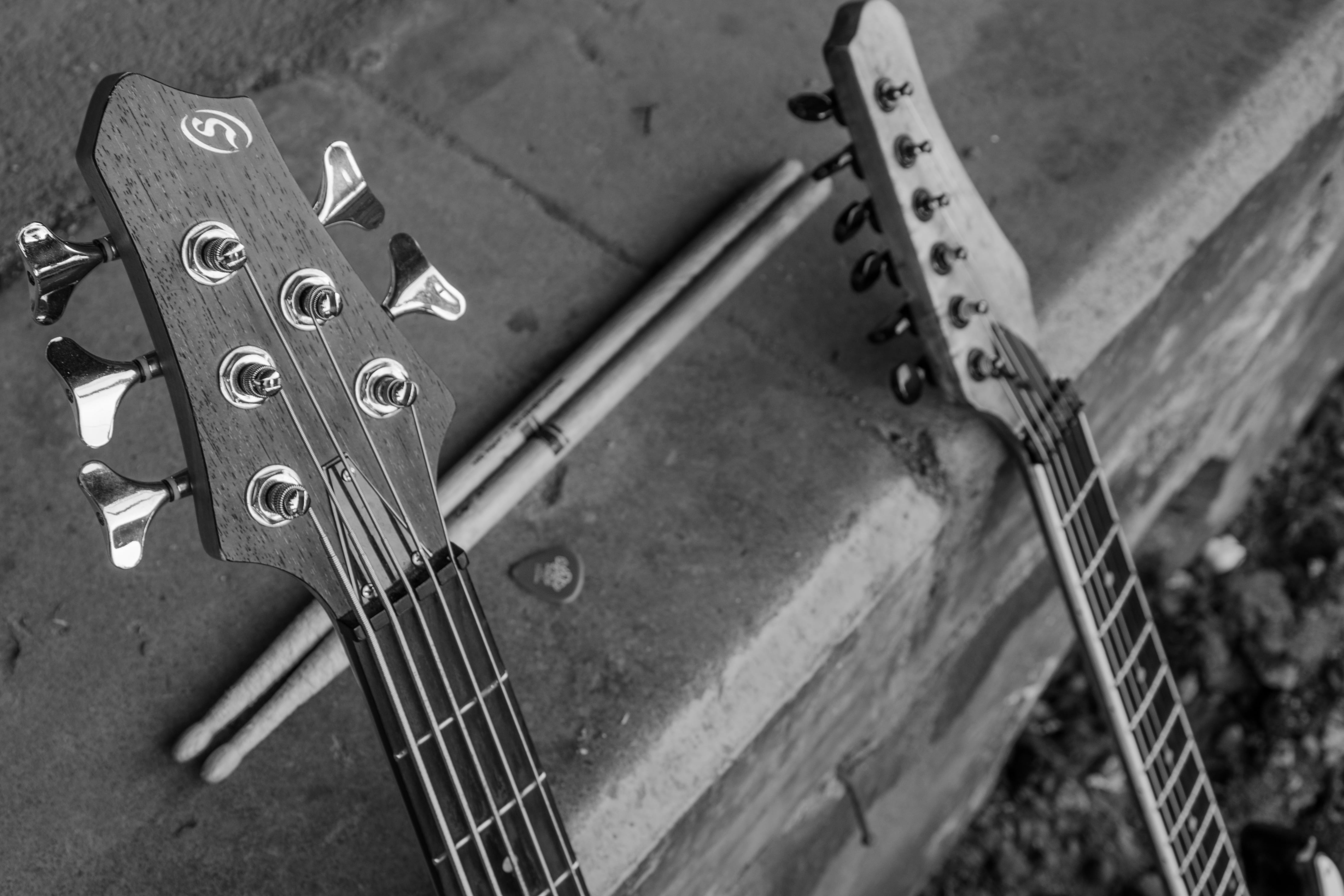 musical equipment, drumsticks, close-up, no people, fretboard, metal, high angle view, bass guitar, indoors, string instrument, musical instrument string, HD Wallpaper