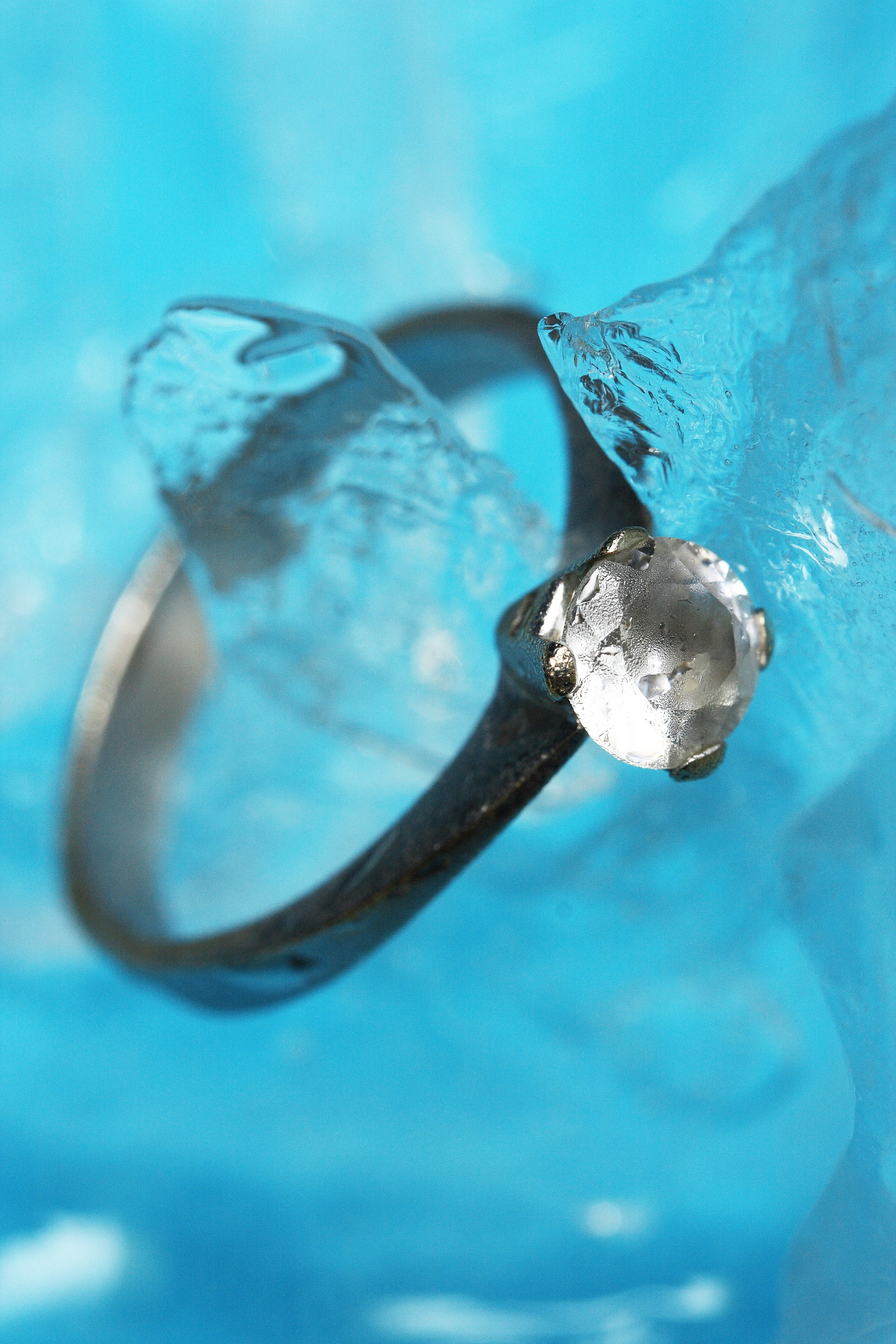 purity, metal, transparent, no people, marriage, Jewelry, animal themes, aesthetics, ice, selective focus, product photo, diamond, water, silver, Product, Phone HD Wallpaper