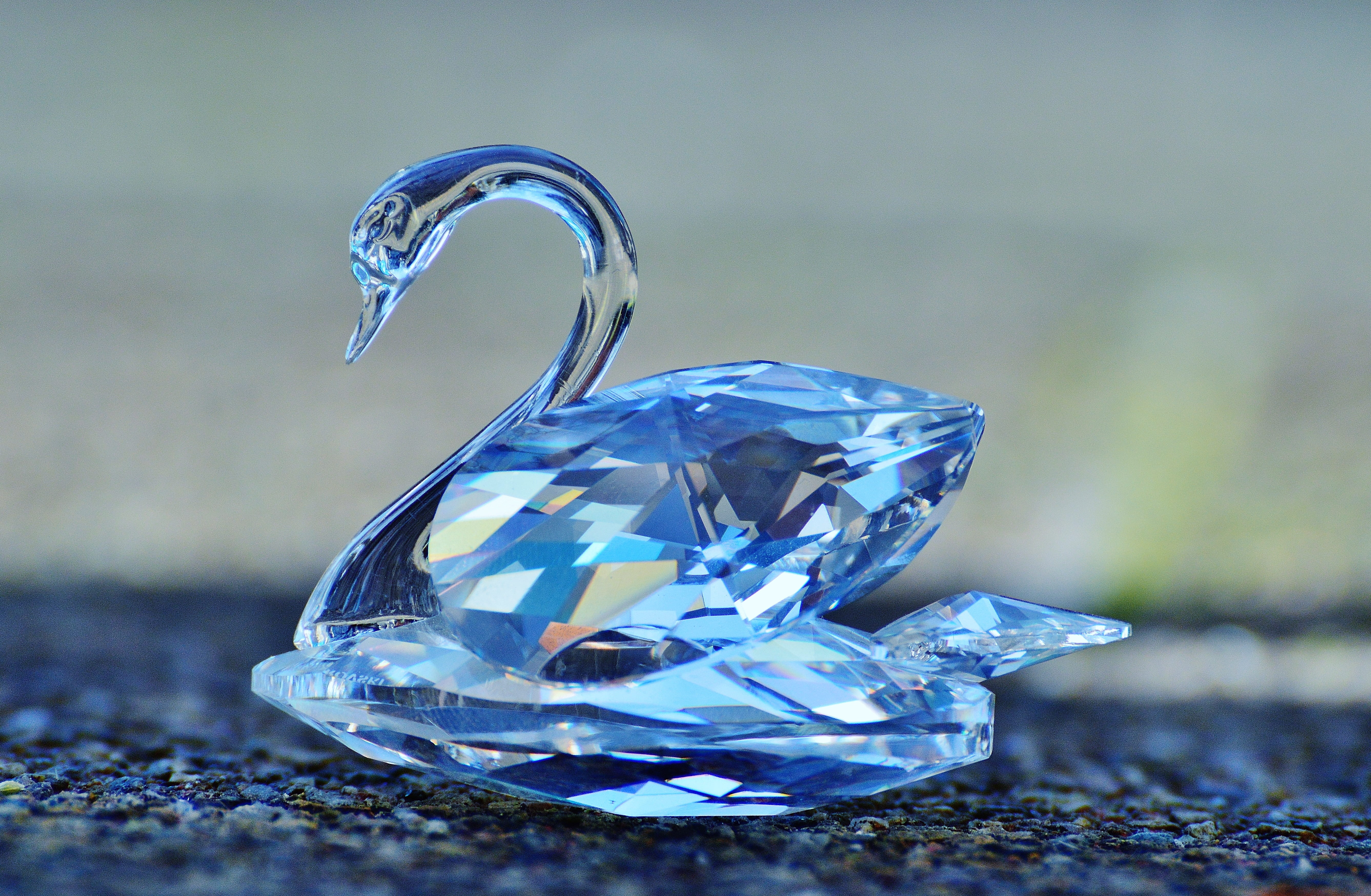 crystal, outdoors, luxury, shape, shine, precious gem, beautiful, blue background, jewelry, blue, focus on foreground, reflection, solid, no people, swan, HD Wallpaper
