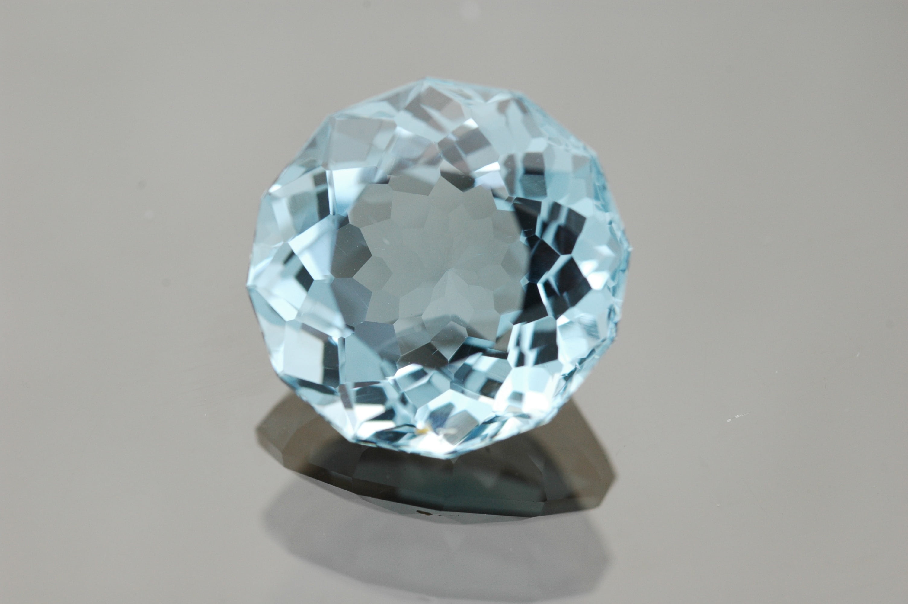 blue topaz, no people, gem, crystal, solid, jewelry, turquoise colored, facet, semi-precious gem, precious Gem, studio shot, wealth, 2K, accessory, diamond - gemstone, HD Wallpaper