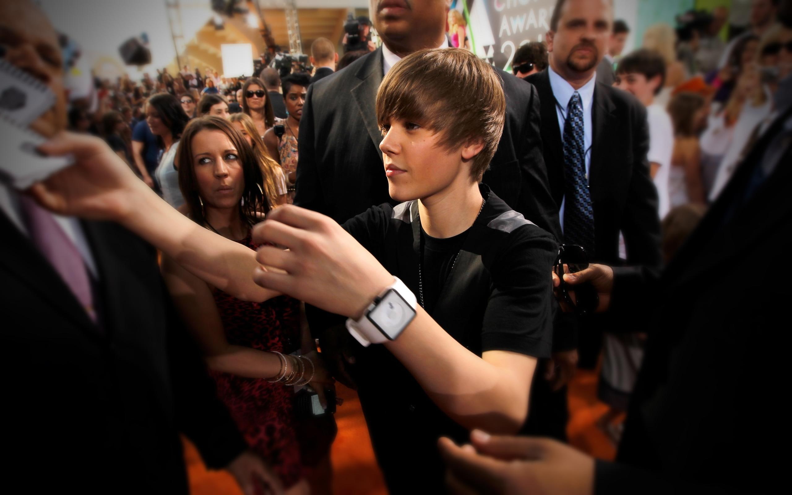 bieber, hands, 2K, fans, hours, justin, justin bieber, HD Wallpaper