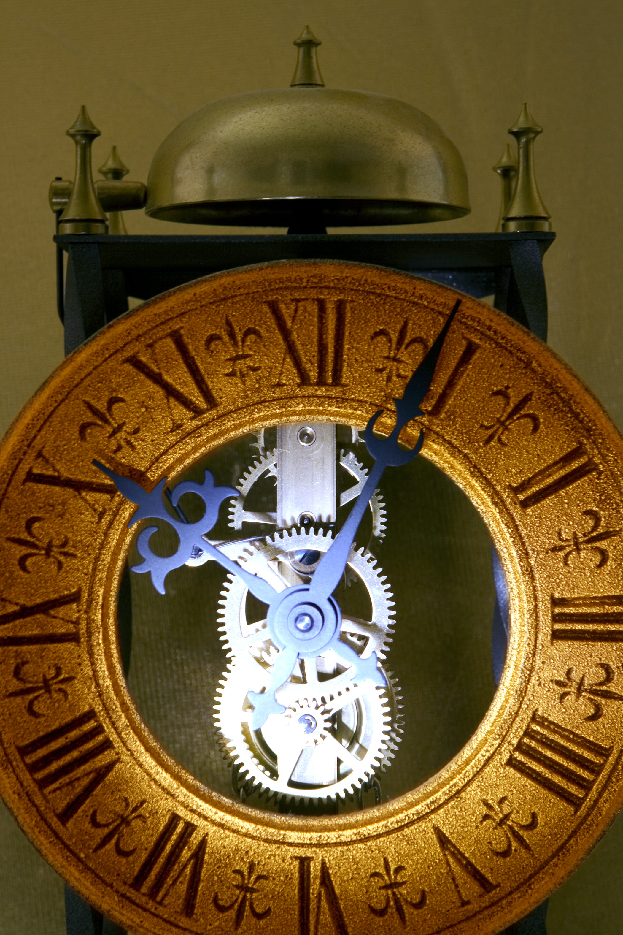 ornate, passing, twelve, shiny, second, the past, history, gold, minute hand, vintage, numerals, midnight, appointment, studio shot, pressure, clock, architecture, Phone HD Wallpaper