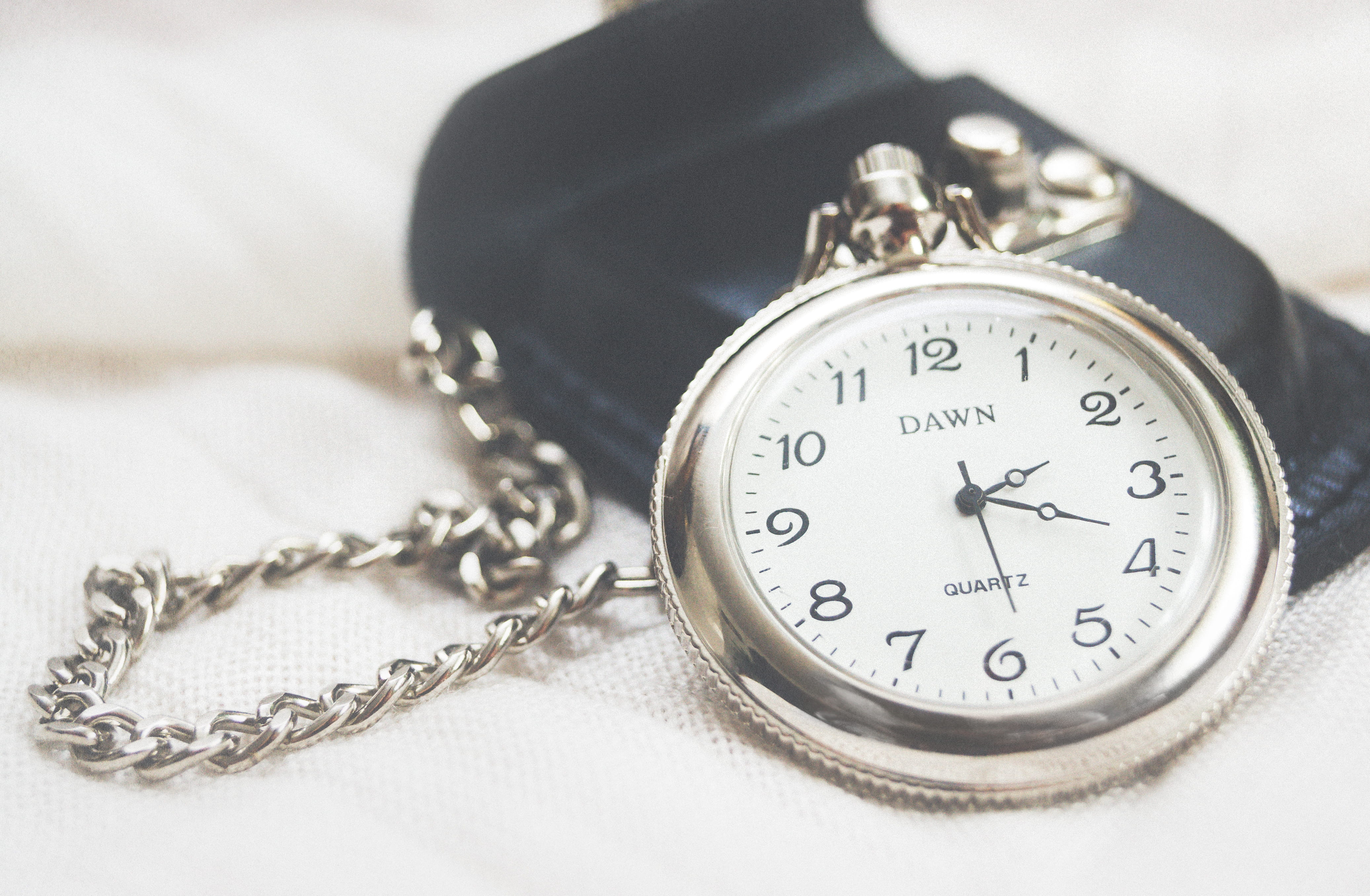 round, indoors, minute Hand, metal, single object, white background, watch, silver, Time, colored, personal accessory, hands, dawn, close-up, jewelry, instrument of Time, HD Wallpaper