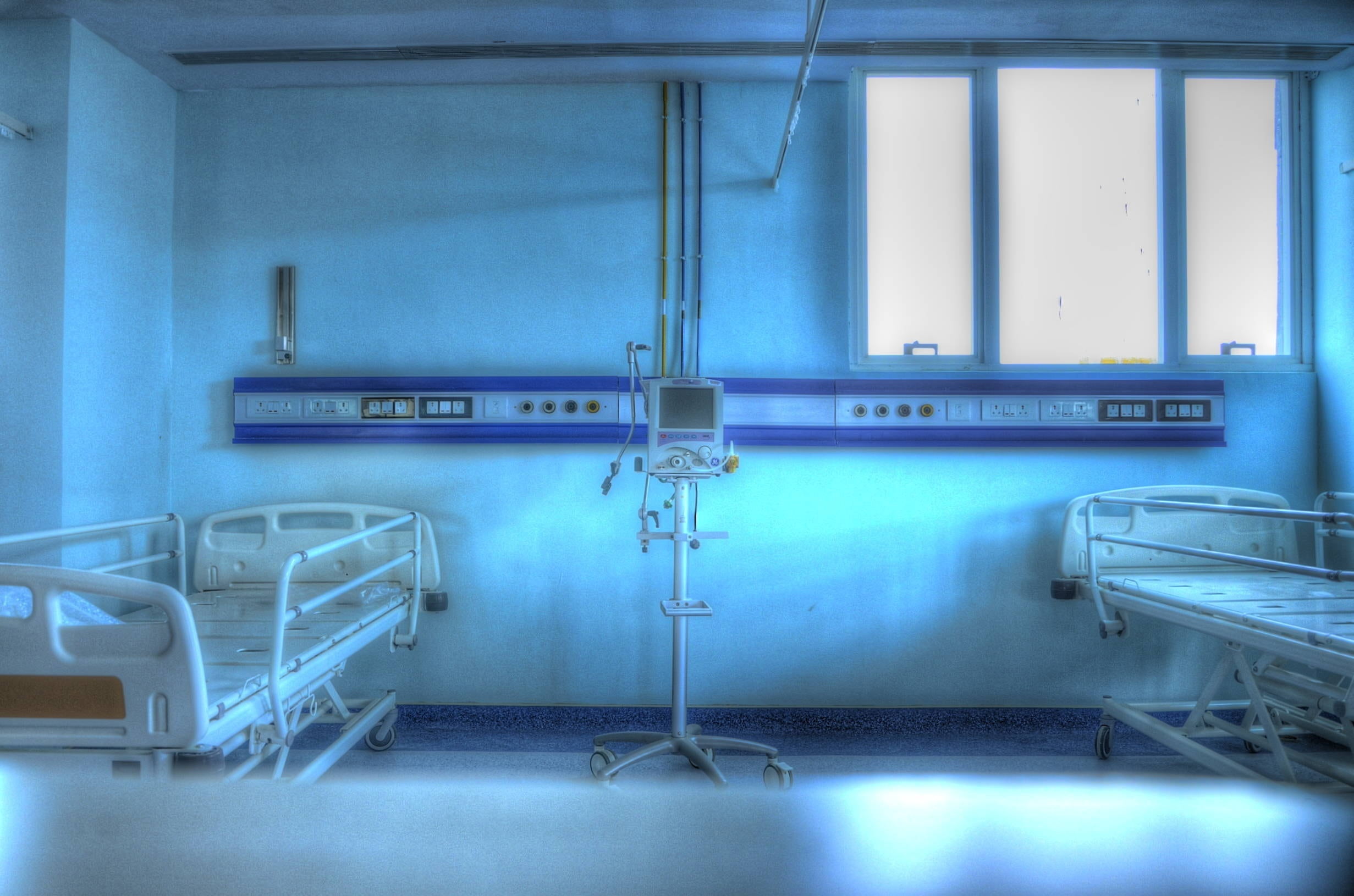pressure, beds, factory, healthcare and medicine, seat, day, window, health, modern, built structure, hygiene, blood, monitor, absence, hospital, steel, HD Wallpaper