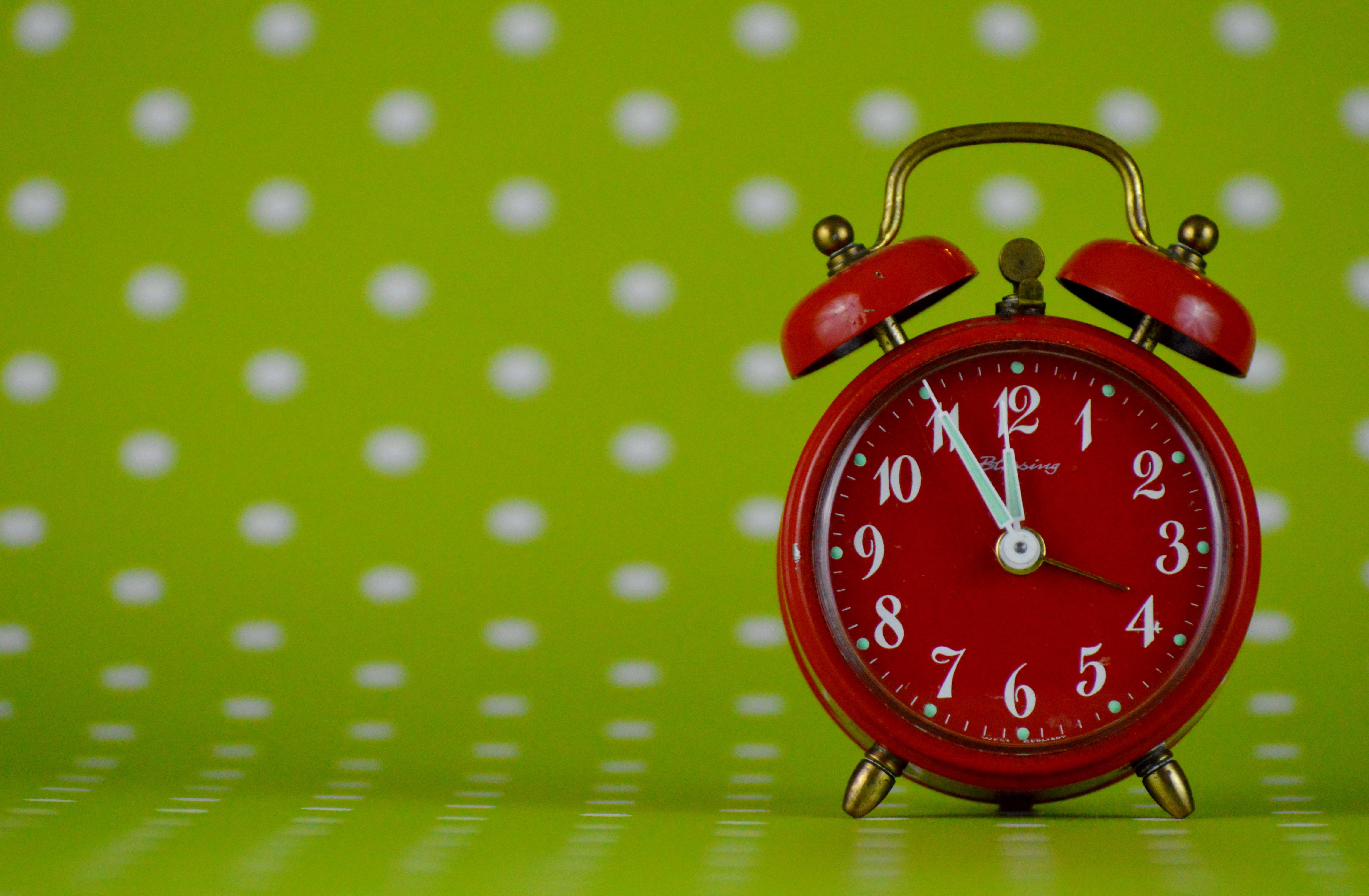 number, checking the time, no people, clock, alarm, retro styled, bell, close-up, multi colored, backgrounds, studio shot, 5K, time indicating, indoors, HD Wallpaper