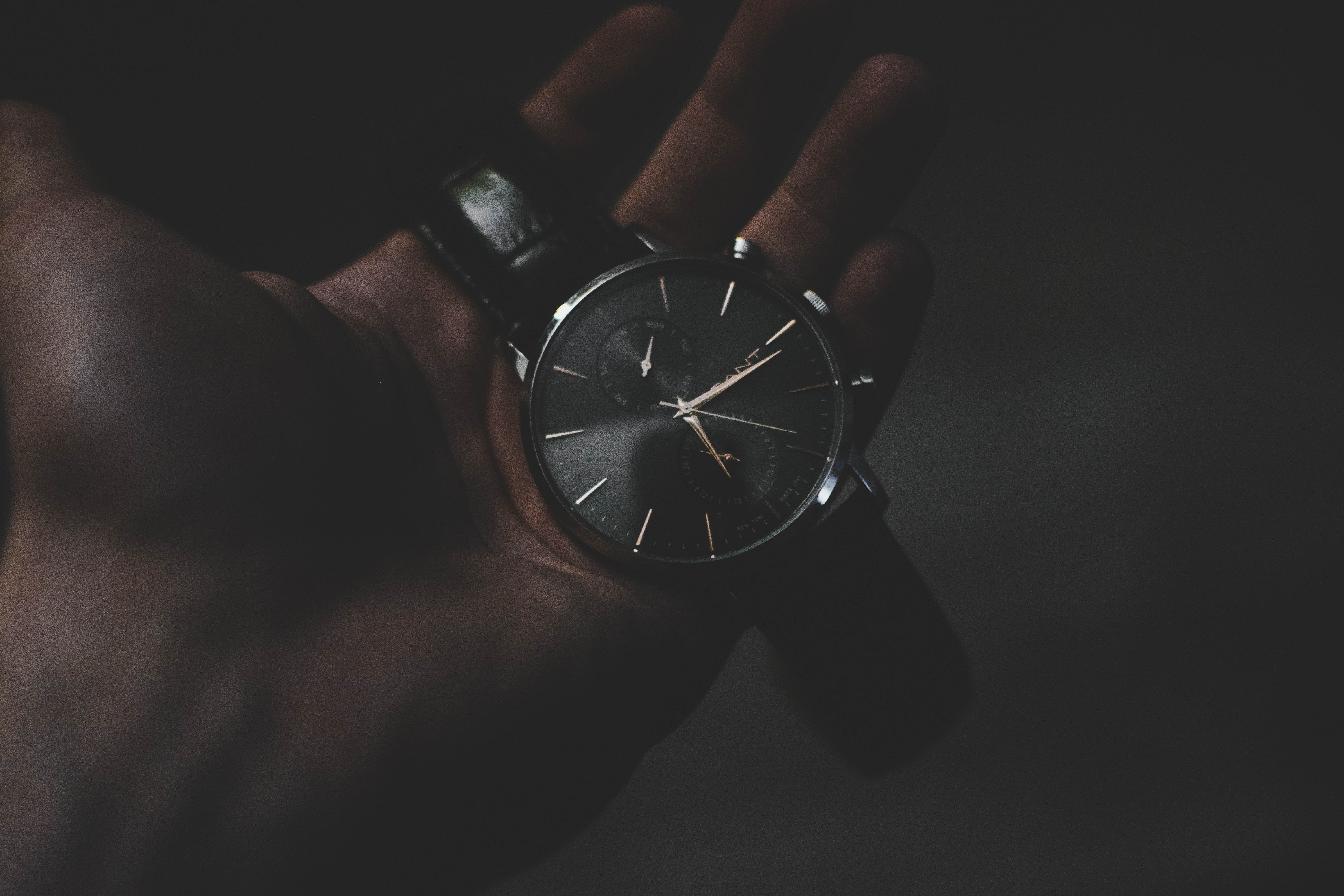 clock Face, people, dial, clock, single Object, minute hand, wrist, close-up, leather, real people, business, men, watch, body part, checking the Time, HD Wallpaper