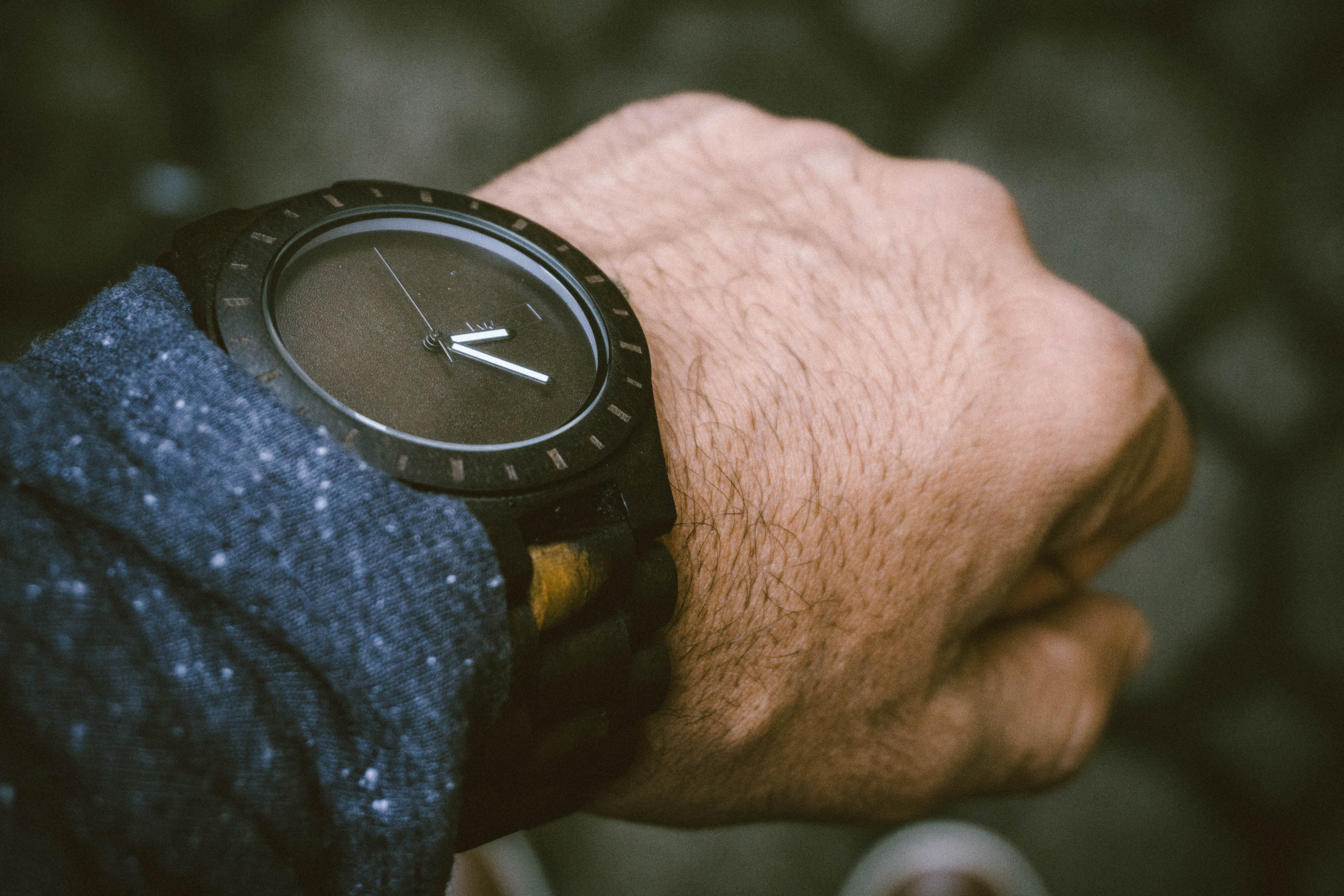 finger, searching, holding, round, clock Face, wristwatch, outdoors, time, men, clock, real people, wrist, single Object, watch, personal accessory, human limb, HD Wallpaper