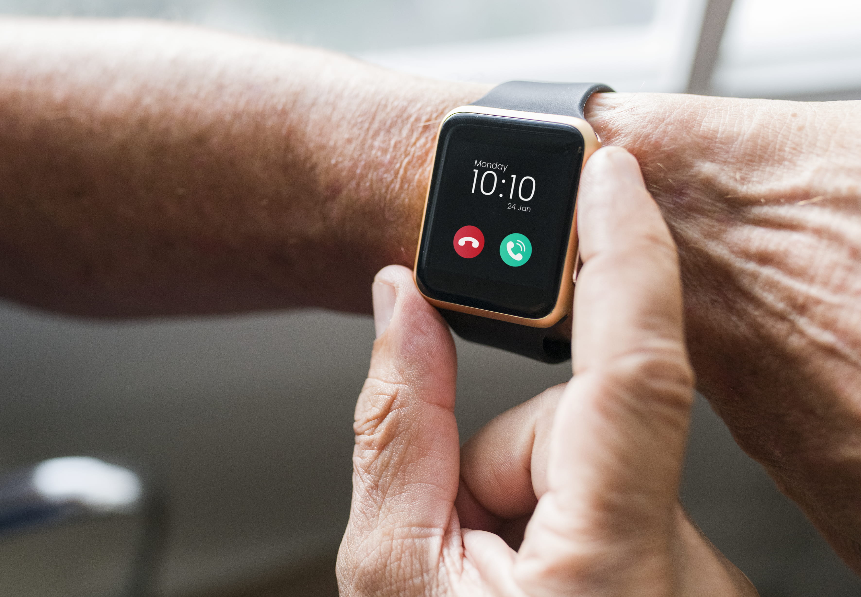 gadget, lifestyles, wristwatch, human hand, hand, hands, time, device, technology, wireless technology, smartwatch, mobile app, arm, colored, gold, watch, HD Wallpaper