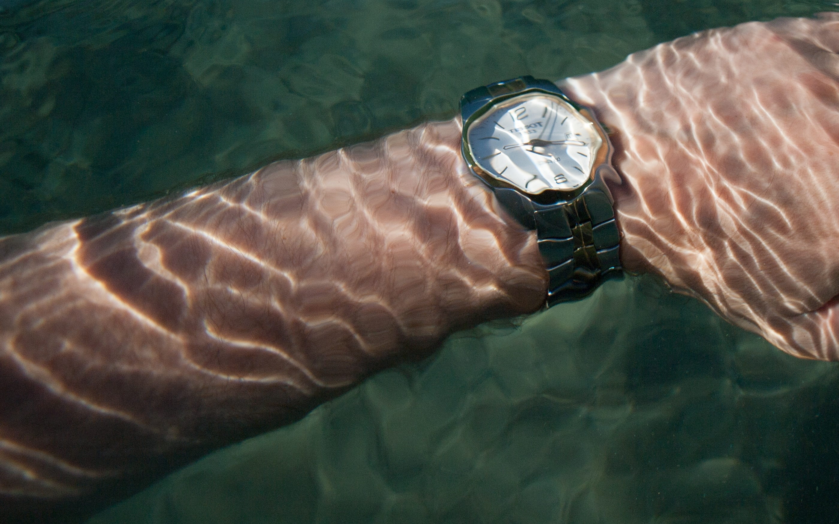 ripple, animal wildlife, vertebrate, checking the time, marine, underwater, distortion, swimming, 2K, time, wristwatch, water, sea life, day, animal themes, HD Wallpaper