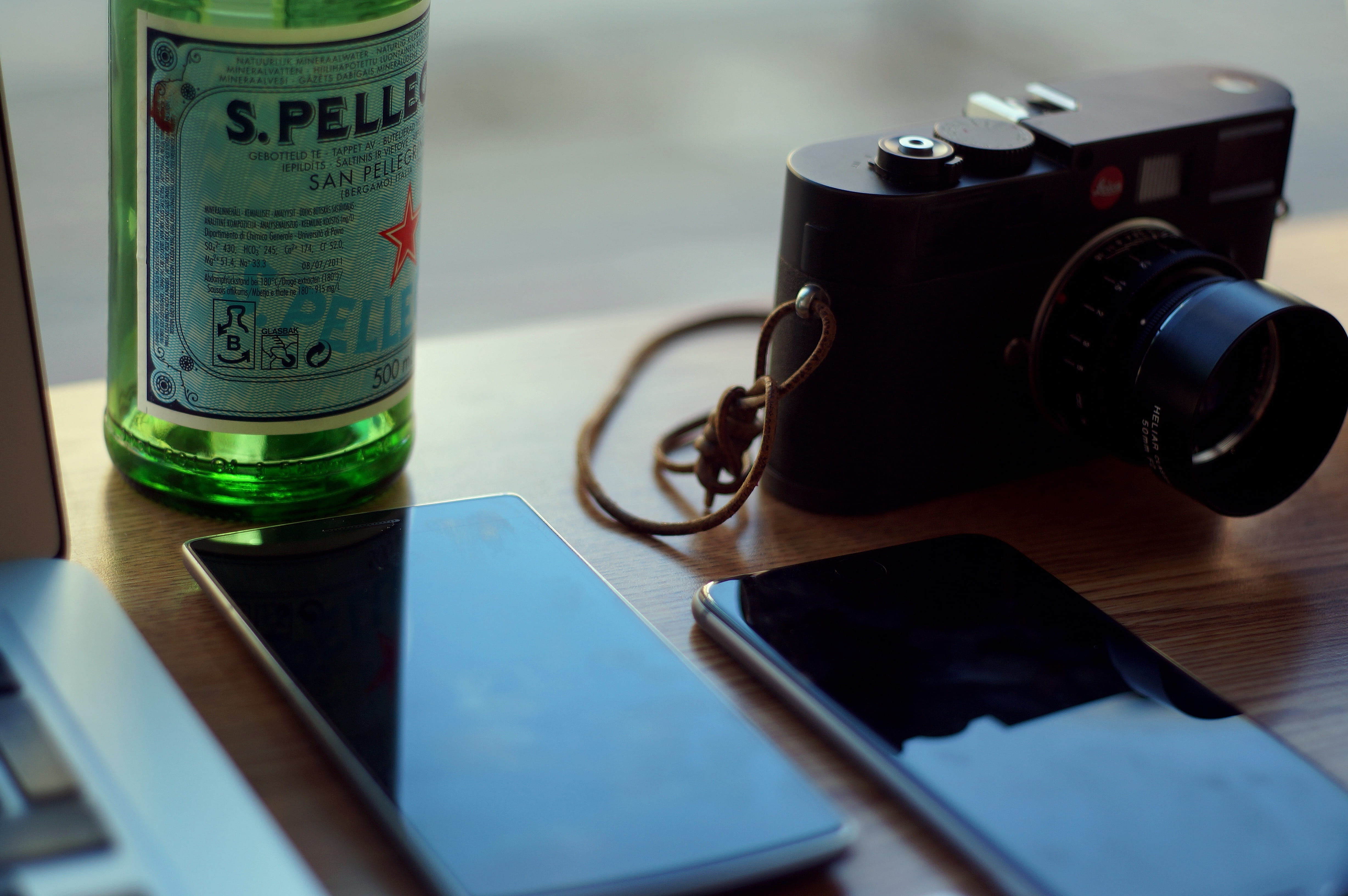 device, Leica Camera, drink, photography themes, container, close-up, no people, arts culture and entertainment, selective focus, mobile, food and drink, HD Wallpaper
