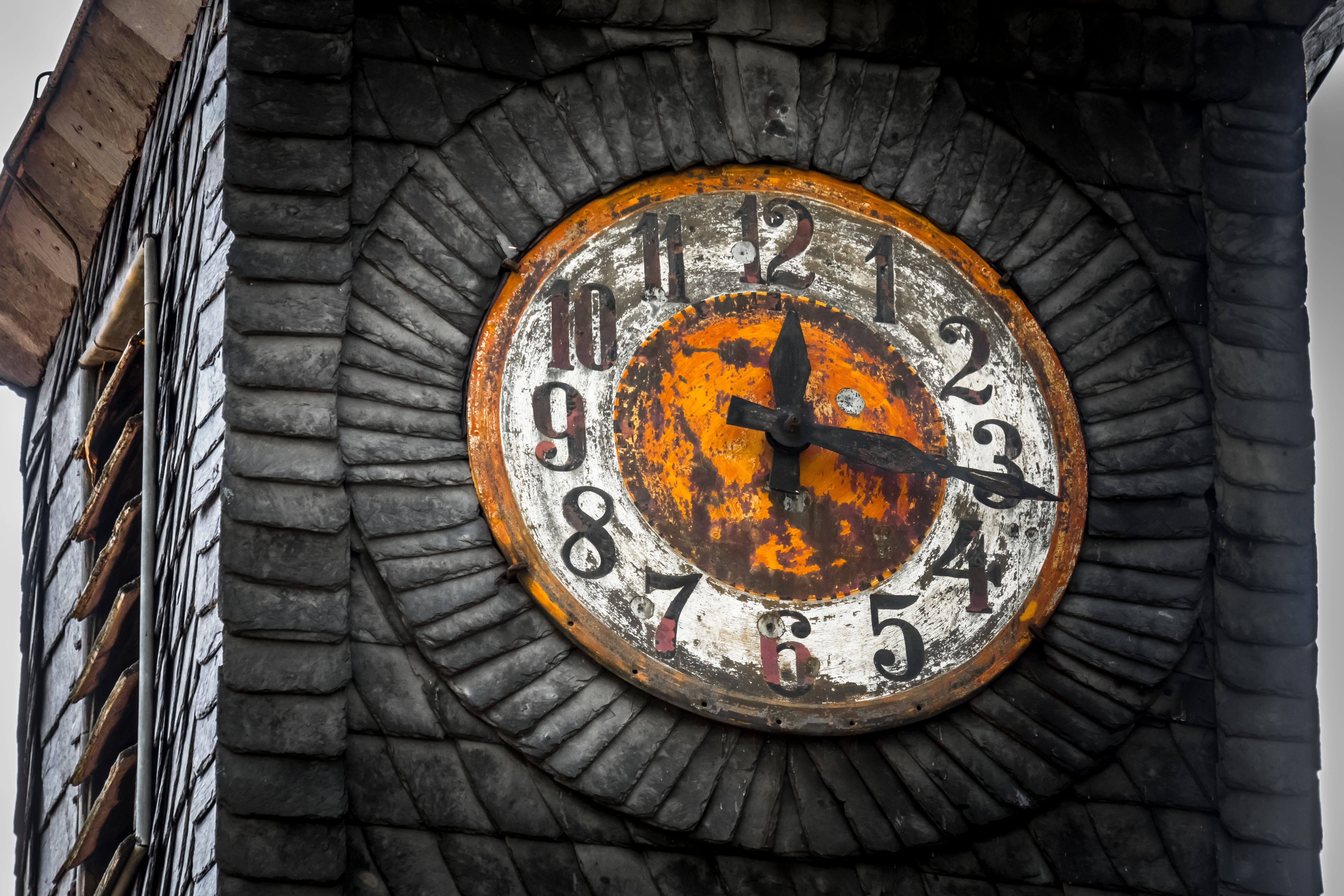 pointer, clock, wall - building feature, shape, tire, minutes, pattern, outdoors, sign, wheel, architecture, transportation, present, geometric shape, dial, HD Wallpaper