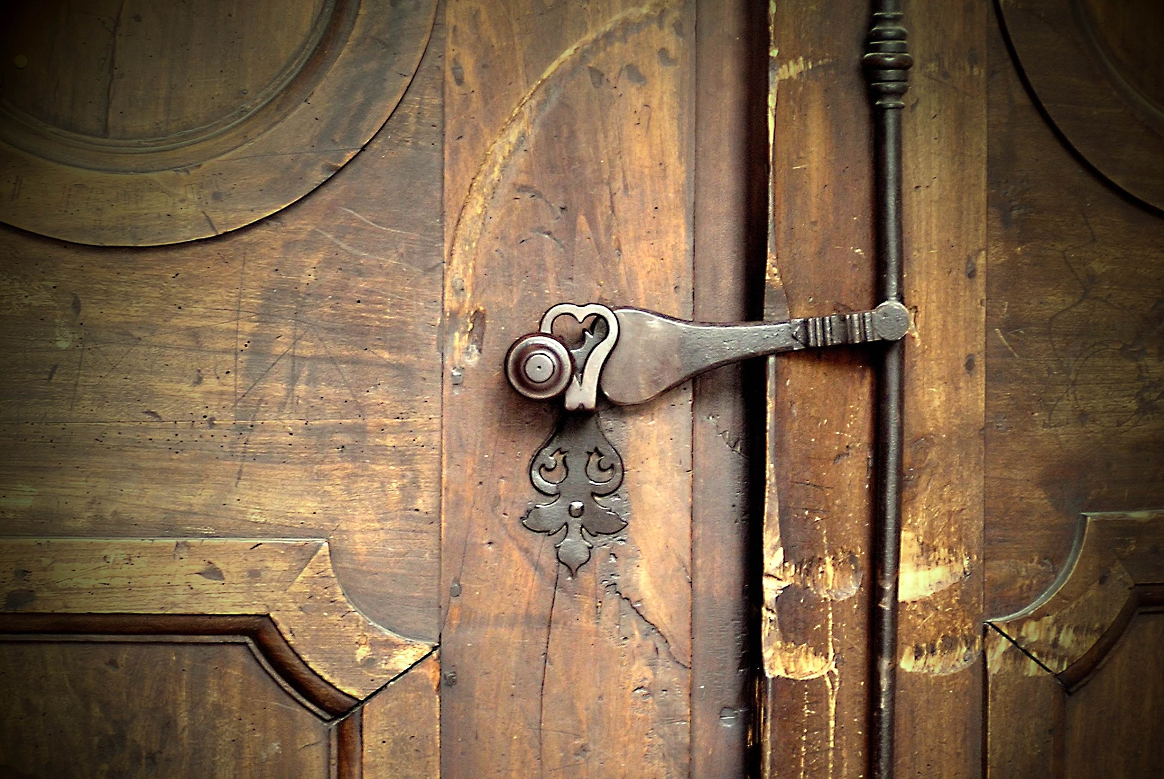 latch, protection, brittany, day, homes, shops, locked, backgrounds, road, close-up, france, door, bolt, closed, holiday, lock, facade, full frame, front door, HD Wallpaper
