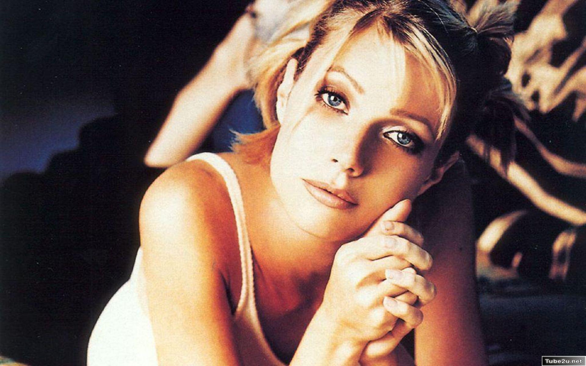 top, s, gwyneth, paltrow, hollywood, 1080P, tank, picture, white, gwyneth paltrow, women, celebrities, celebrity, HD Wallpaper