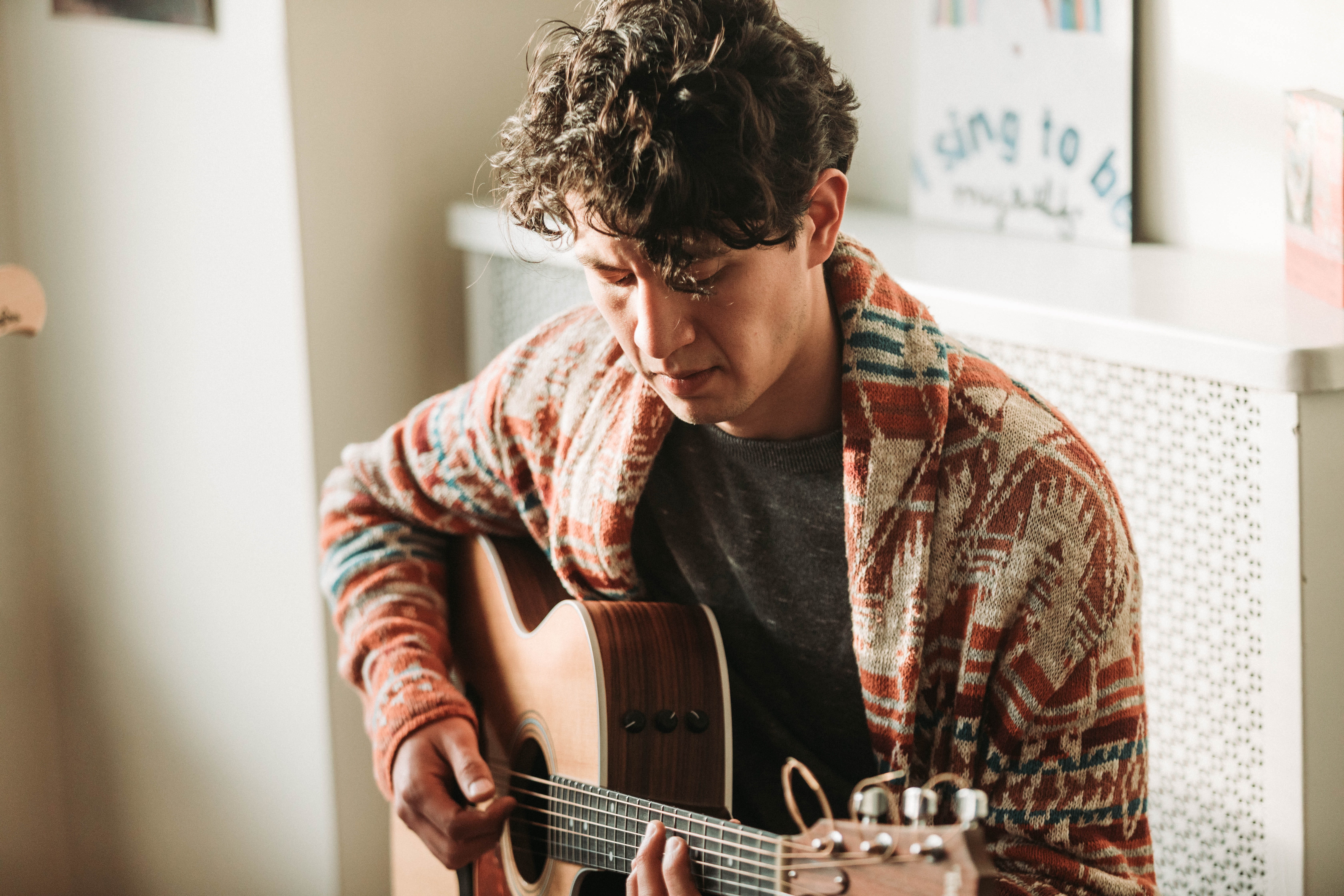 5K, string instrument, mandolin, man, building, lute, plucking an instrument, young men, person, playing, music, waist up, interior design, casual clothing, HD Wallpaper