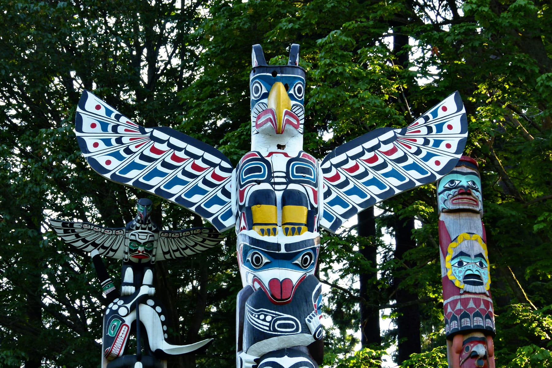 sky, communication, art and craft, belief, religion, tree, sign, human representation, day, growth, totem Pole, no people, creativity, nature, 720P, green color, HD Wallpaper