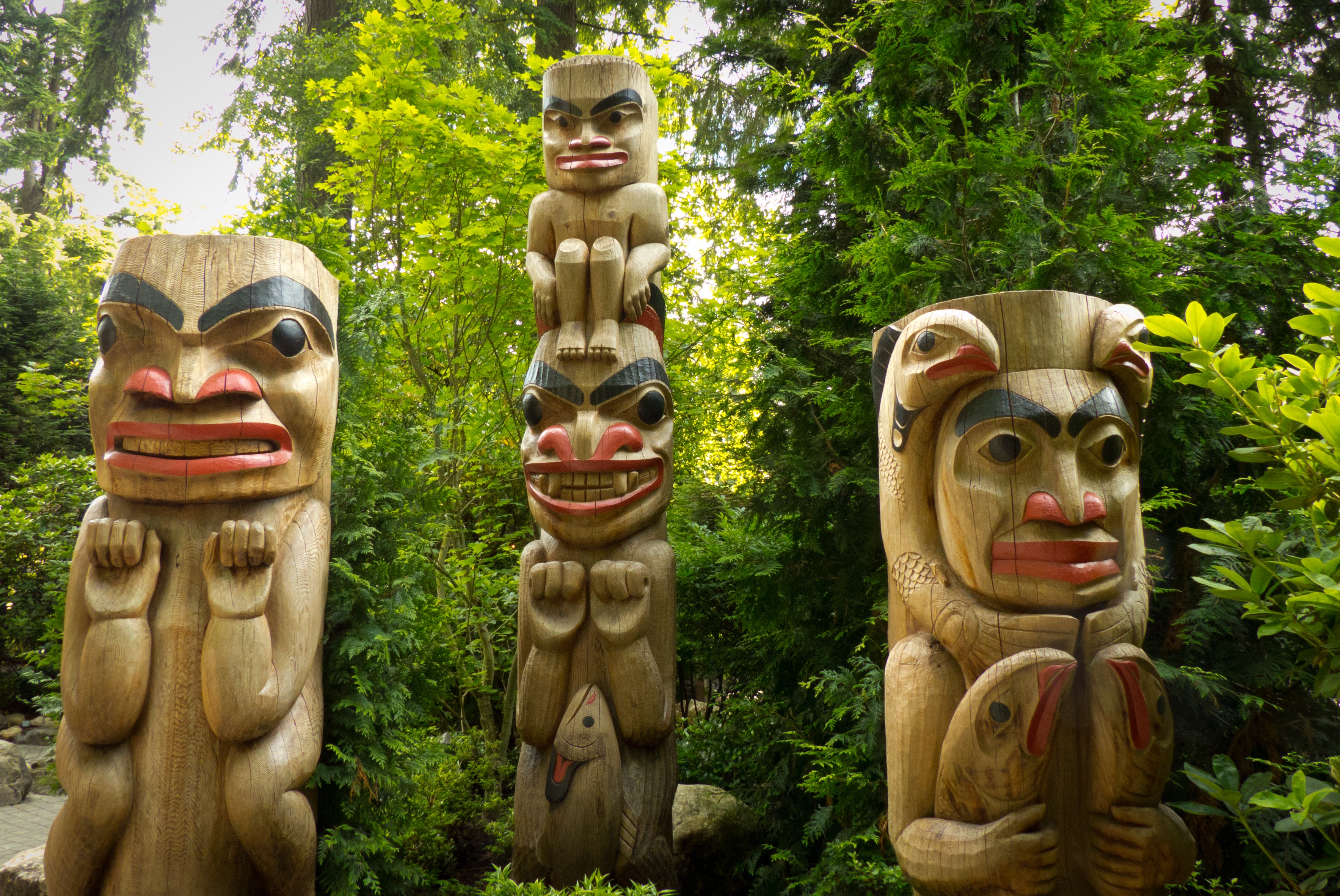totem, outdoors, male likeness, female likeness, religion, canada, carving - craft product, pole, belief, nature, tree, art and craft, sculpture, representation, HD Wallpaper