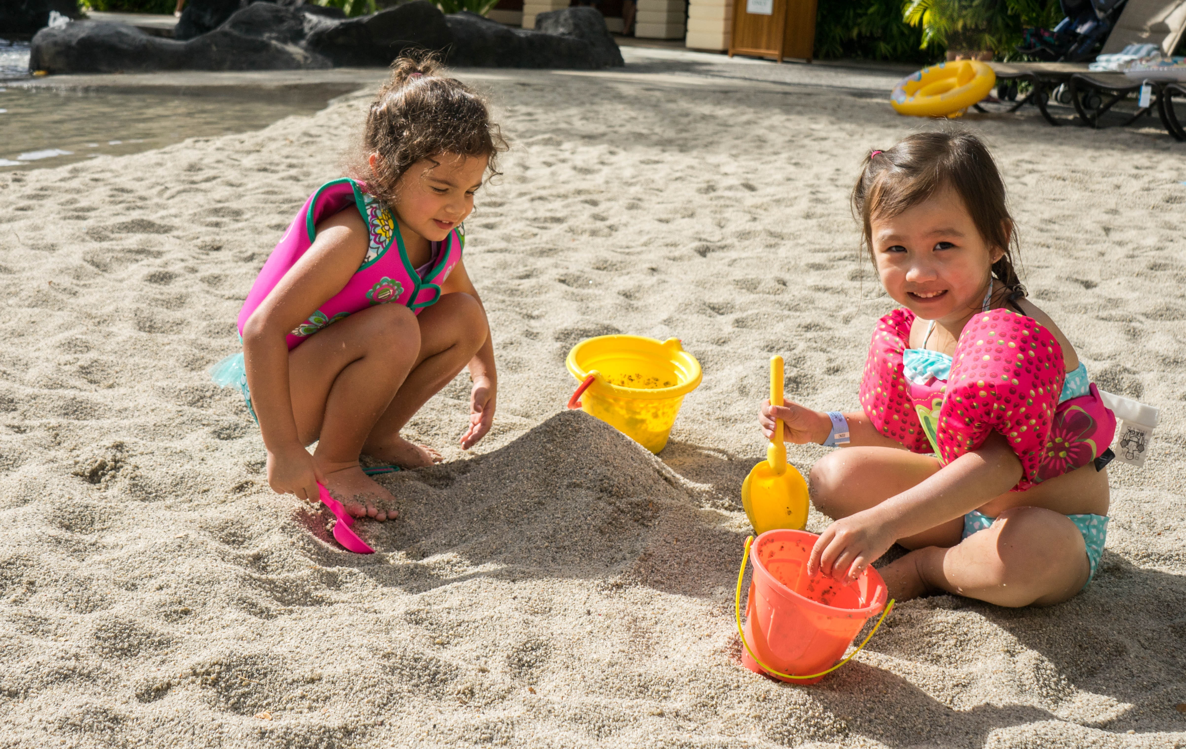 kid, childhood, smile, asian, sand pail and shovel, beach, women, togetherness, playful, females, summer, cheerful, bucket, cute, together, children playing, HD Wallpaper
