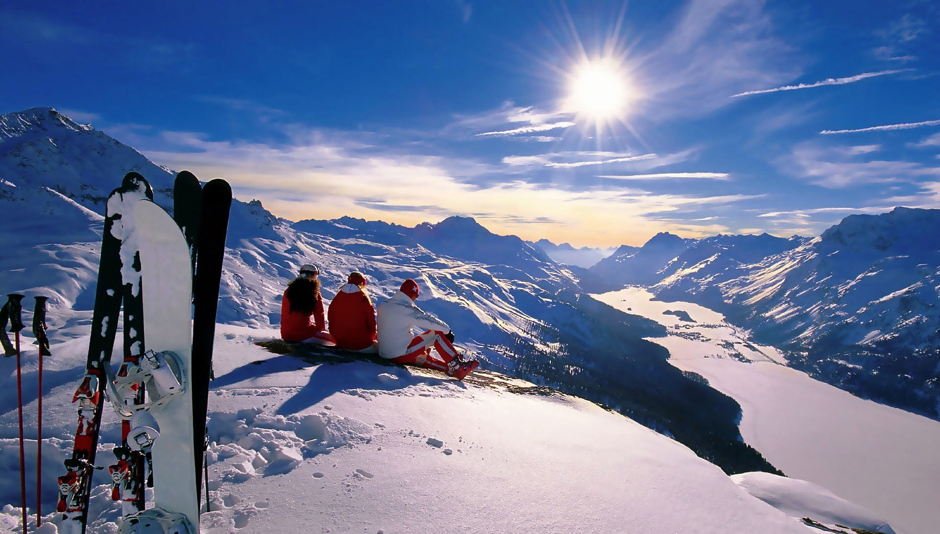 vacations, winter, real people, snow, winter sport, lifestyles, beauty in nature, snowboard, ski-wear, leisure activity, sky, sunlight, mountain, Skiing, HD Wallpaper