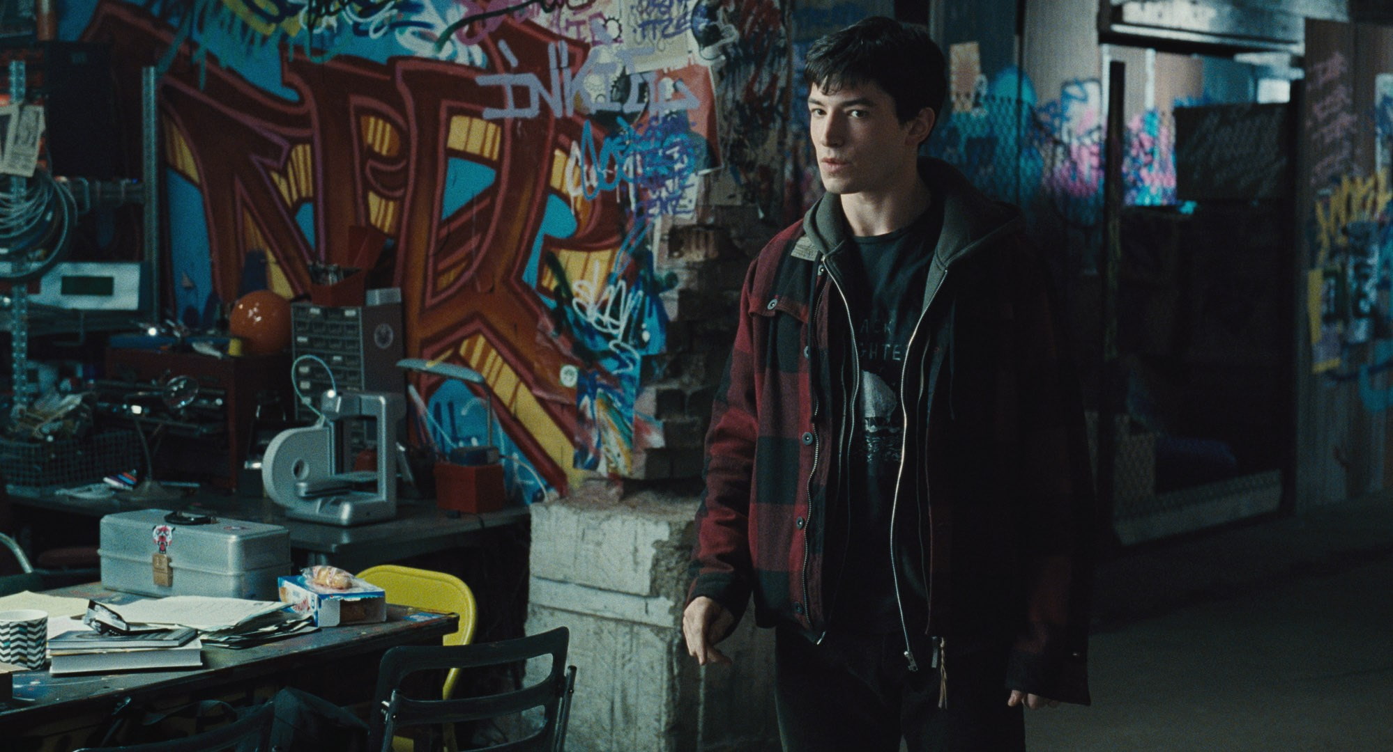 justice league, side view, 1080P, waist up, young men, standing, serious, flash, indoors, adult, casual clothing, movies, young adult, contemplation, barry allen, HD Wallpaper