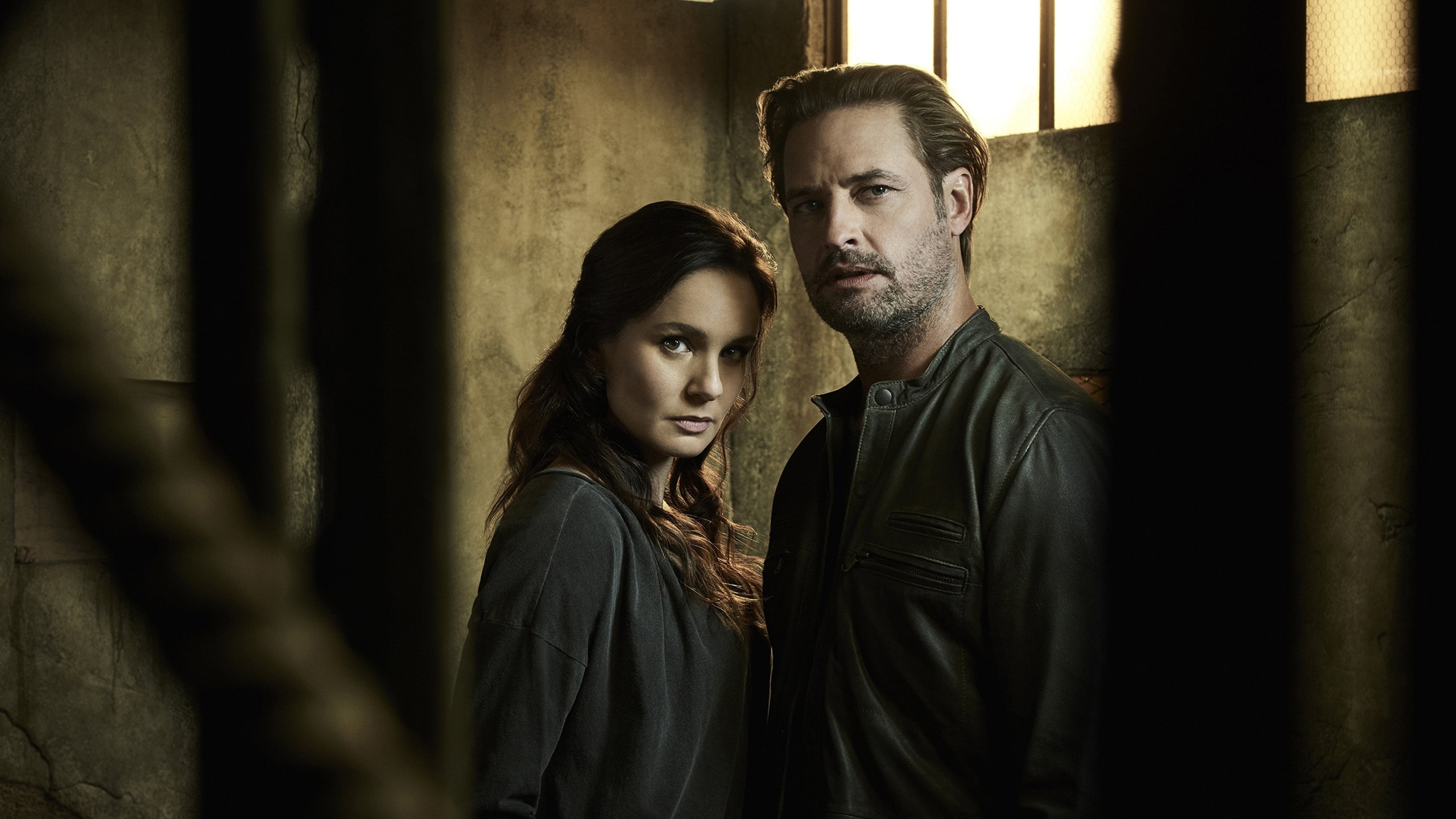 Sarah Wayne Callies, Josh Holloway, Colony, 2K, HD Wallpaper