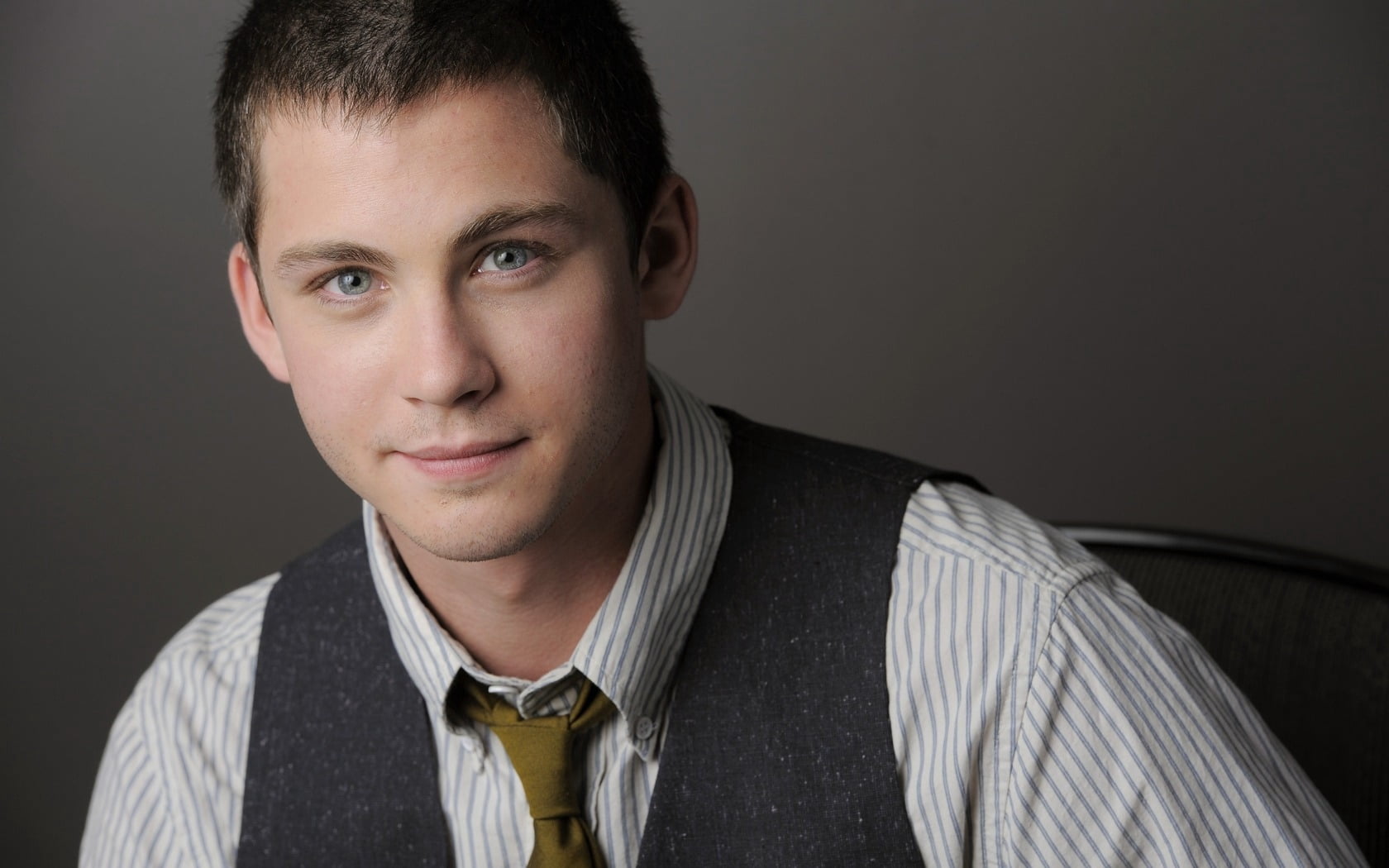 grey, portrait, smiling, menswear, male Beauty, fashion, close-up, headshot, tie, black Color, young Adult, shirt, young Men, cheerful, only Men, necktie, HD Wallpaper