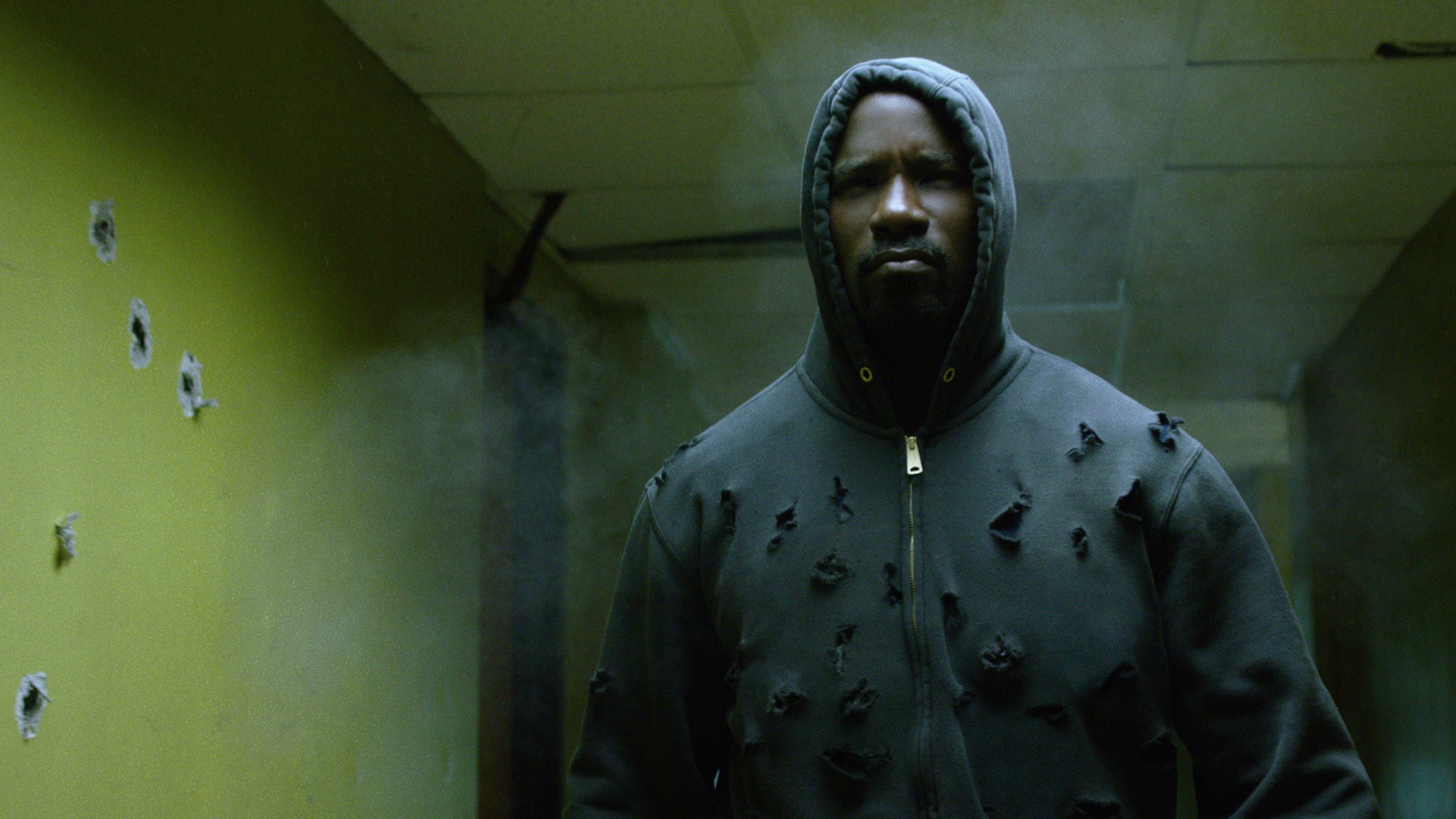 adult, waist up, front view, weathered, tv shows, hd, wall - building feature, mike colter, male likeness, art and craft, built structure, indoors, representation, HD Wallpaper