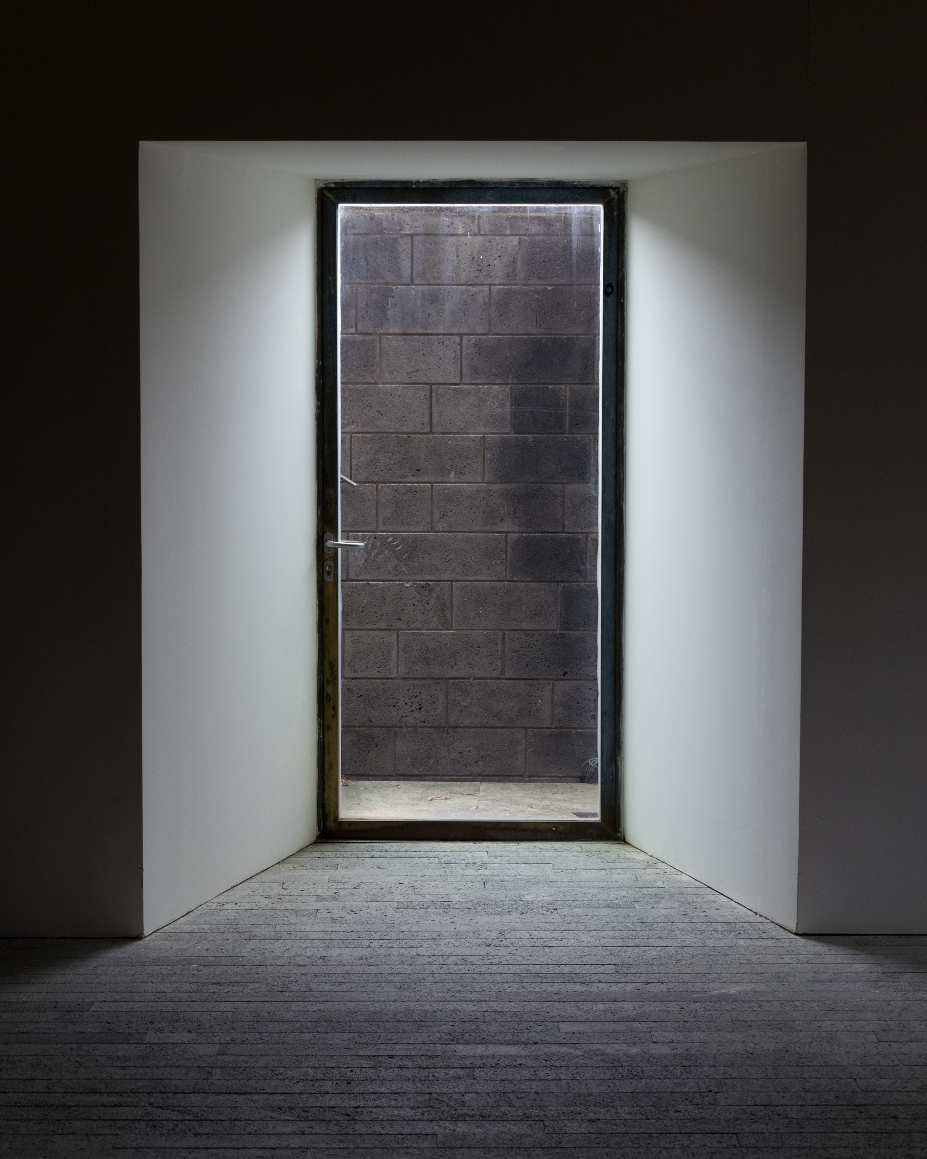 window, built structure, modern, building, architecture, indoors, abstract, option, end, grey, mirror, wall, gray, handle, white, cinder block, industrial, Phone HD Wallpaper