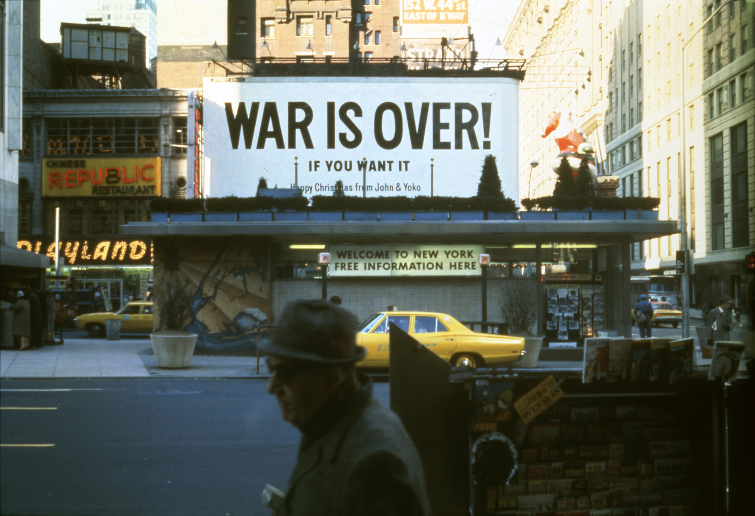 USA, men, building, New York City, Yoko Ono, Vietnam War, john lennon, 1080P, 2500x1708 px, Protestors, poster, taxi, car, HD Wallpaper