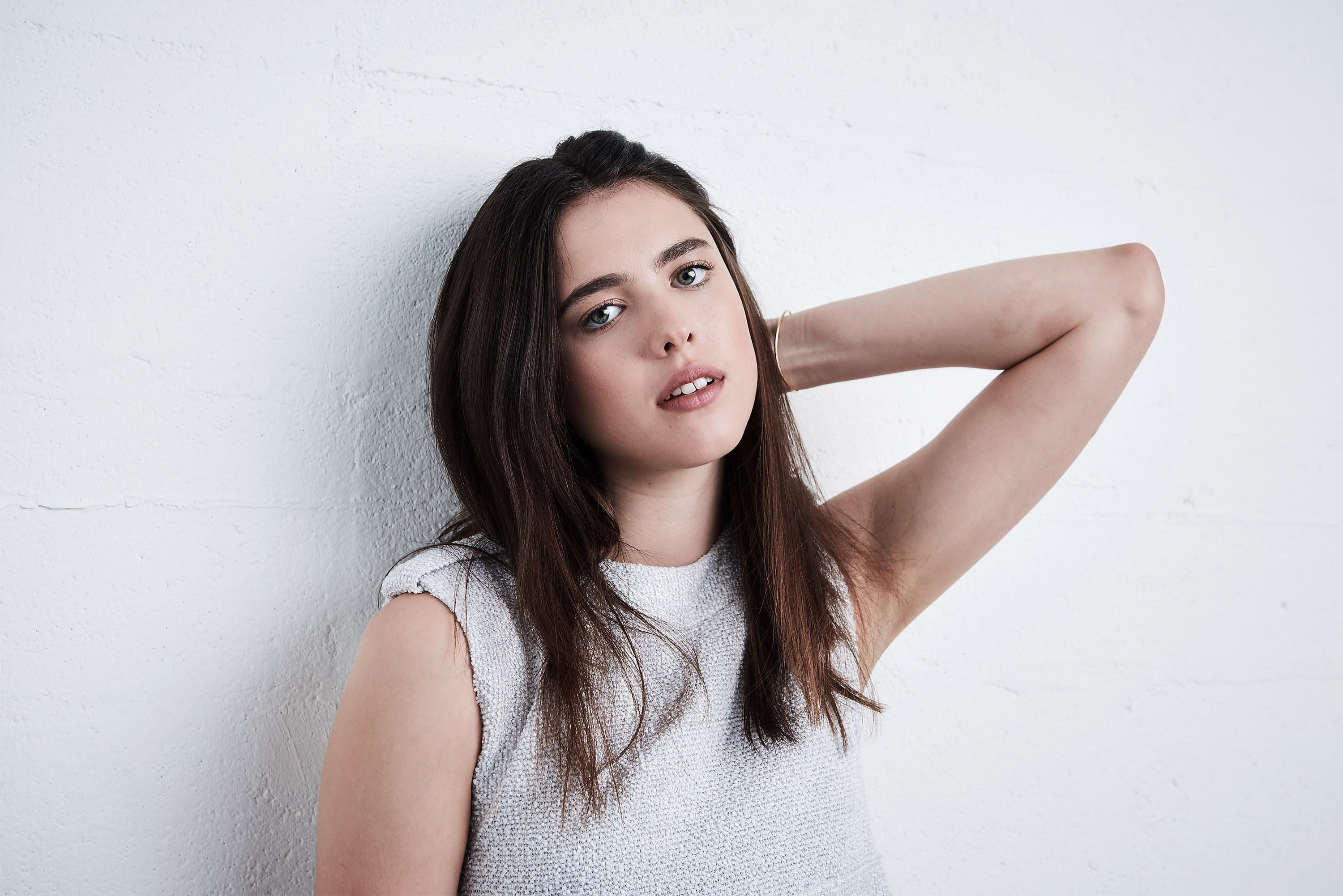 American, Black Hair, Actress, 2K, Blue Eyes, Margaret Qualley, Actresses, HD Wallpaper
