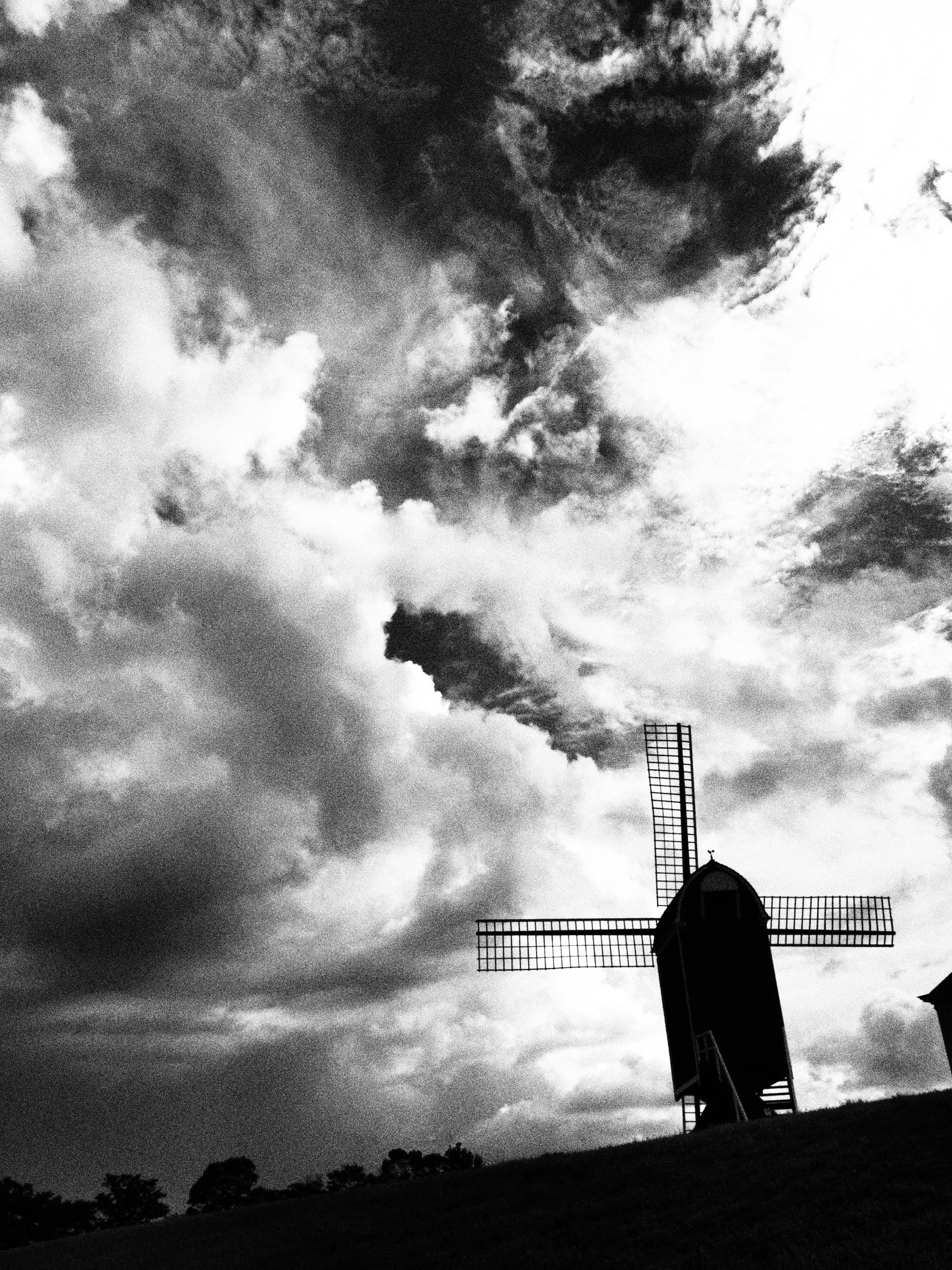 sky, low angle view, 4K, day, architecture, emitting, black and white, no people, building exterior, built structure, cloud - sky, flag, nature, outdoors, Phone HD Wallpaper