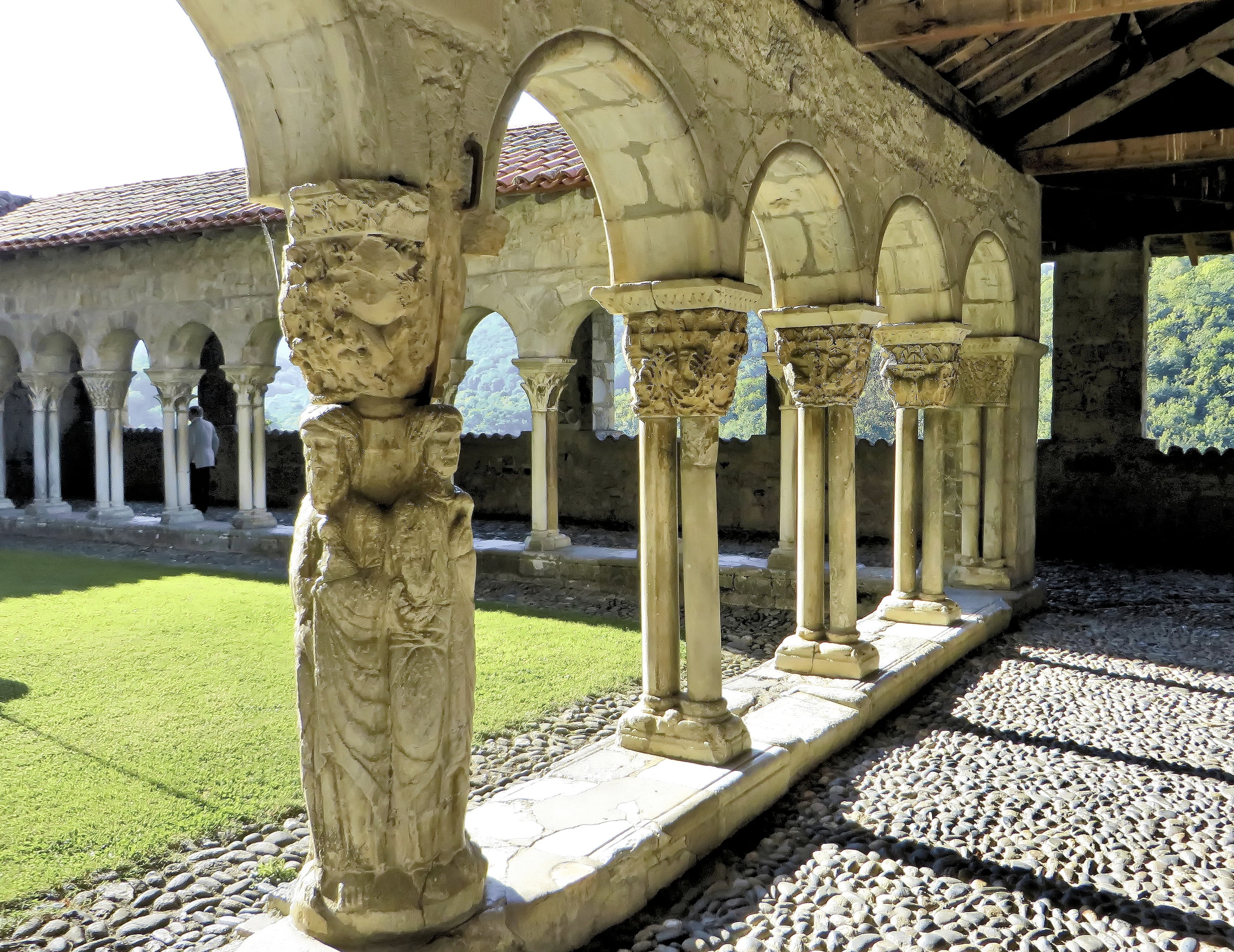 architectural column, sunlight, architecture, novel, colonnade, courtyard, st bertrand de comminges, arch, place of worship, day, cloister, 2K, nature, HD Wallpaper