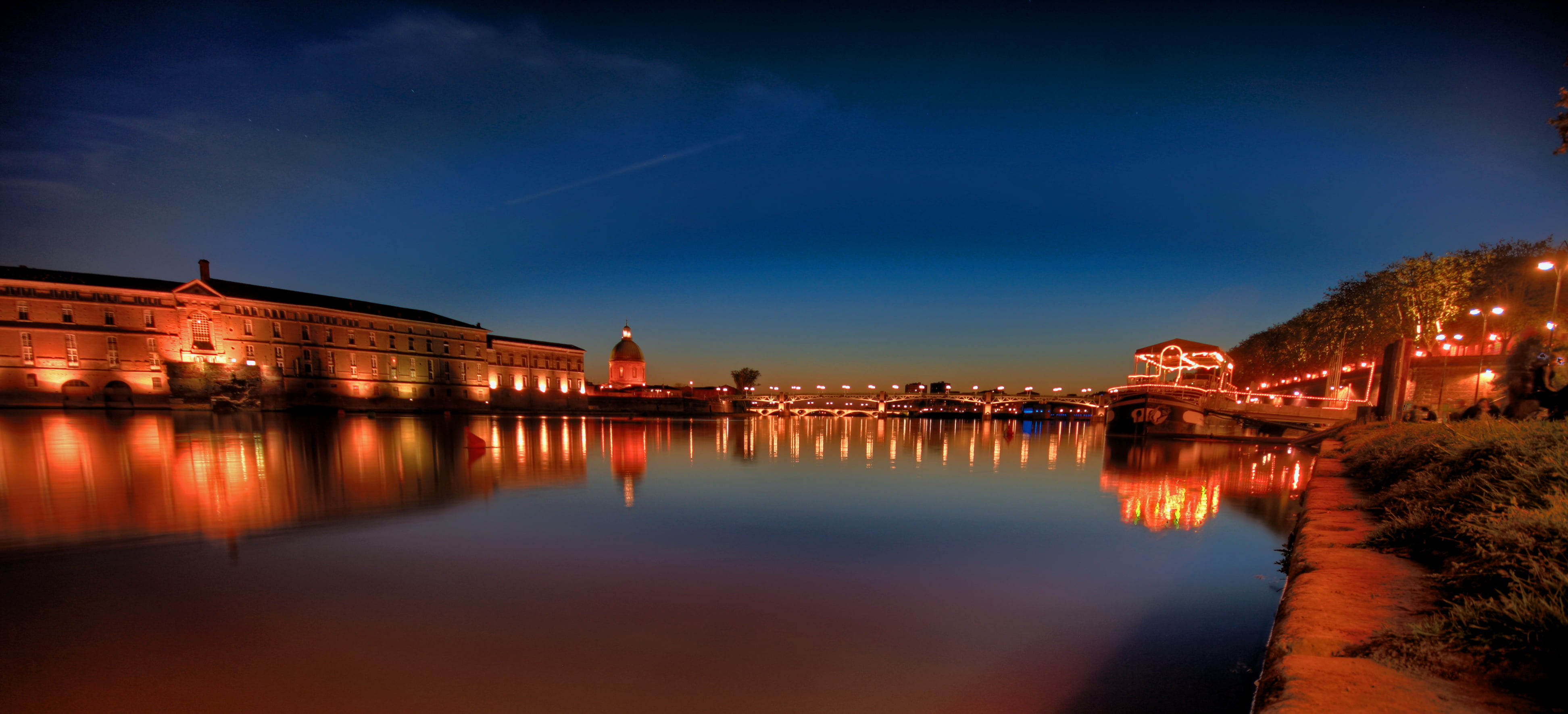 Toulouse, Pont, architecture, urban Scene, illuminated, dusk, cityscape, city, nighttime, water, peniche, HDR, reflection, body, Night, body of water, Hôpital de la Grave, HD Wallpaper