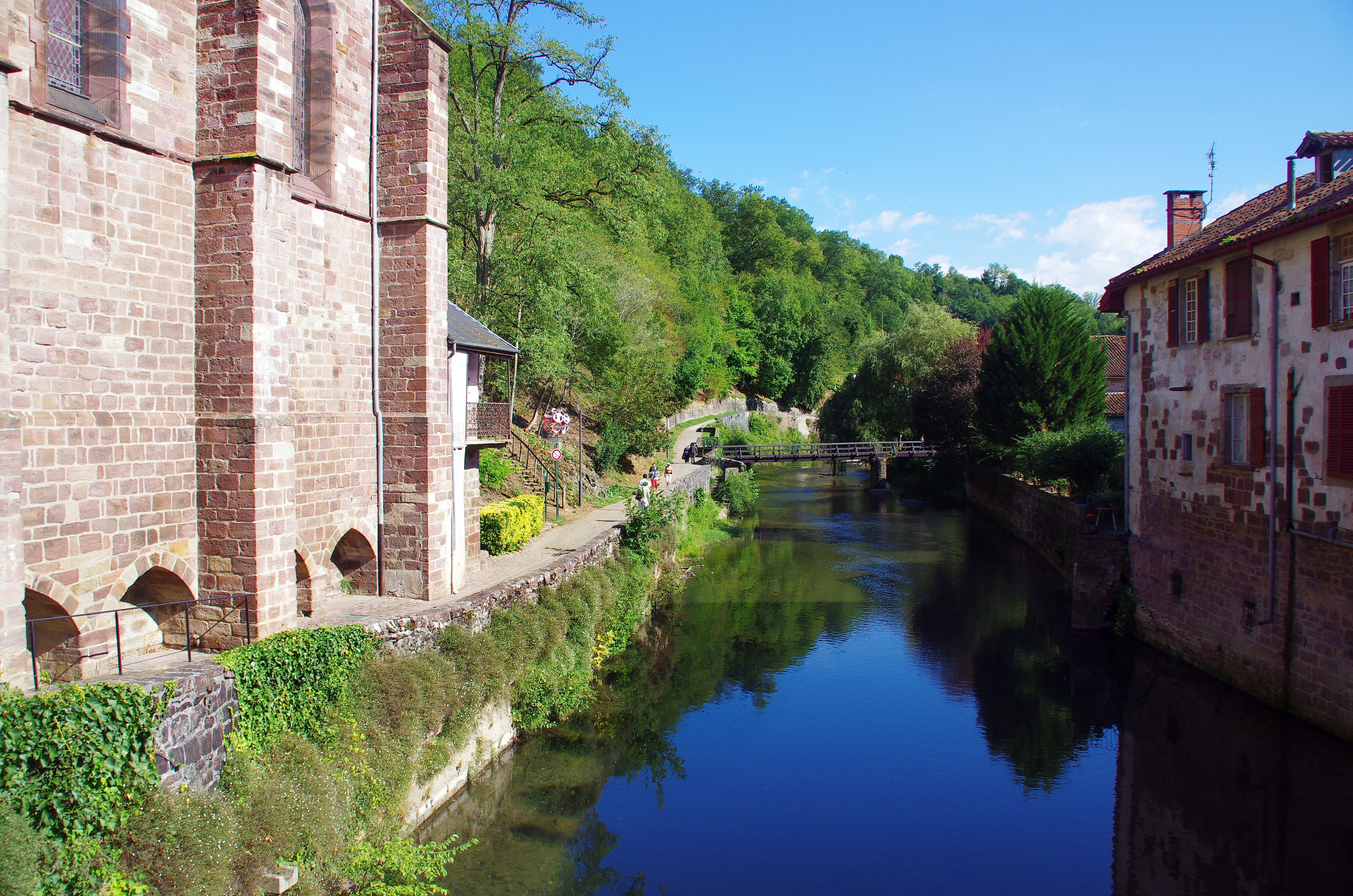 church, town, no people, nature, building, history, bridge, residential district, architecture, water, waterfront, basque country, sky, st-jean-pied-de-port, HD Wallpaper