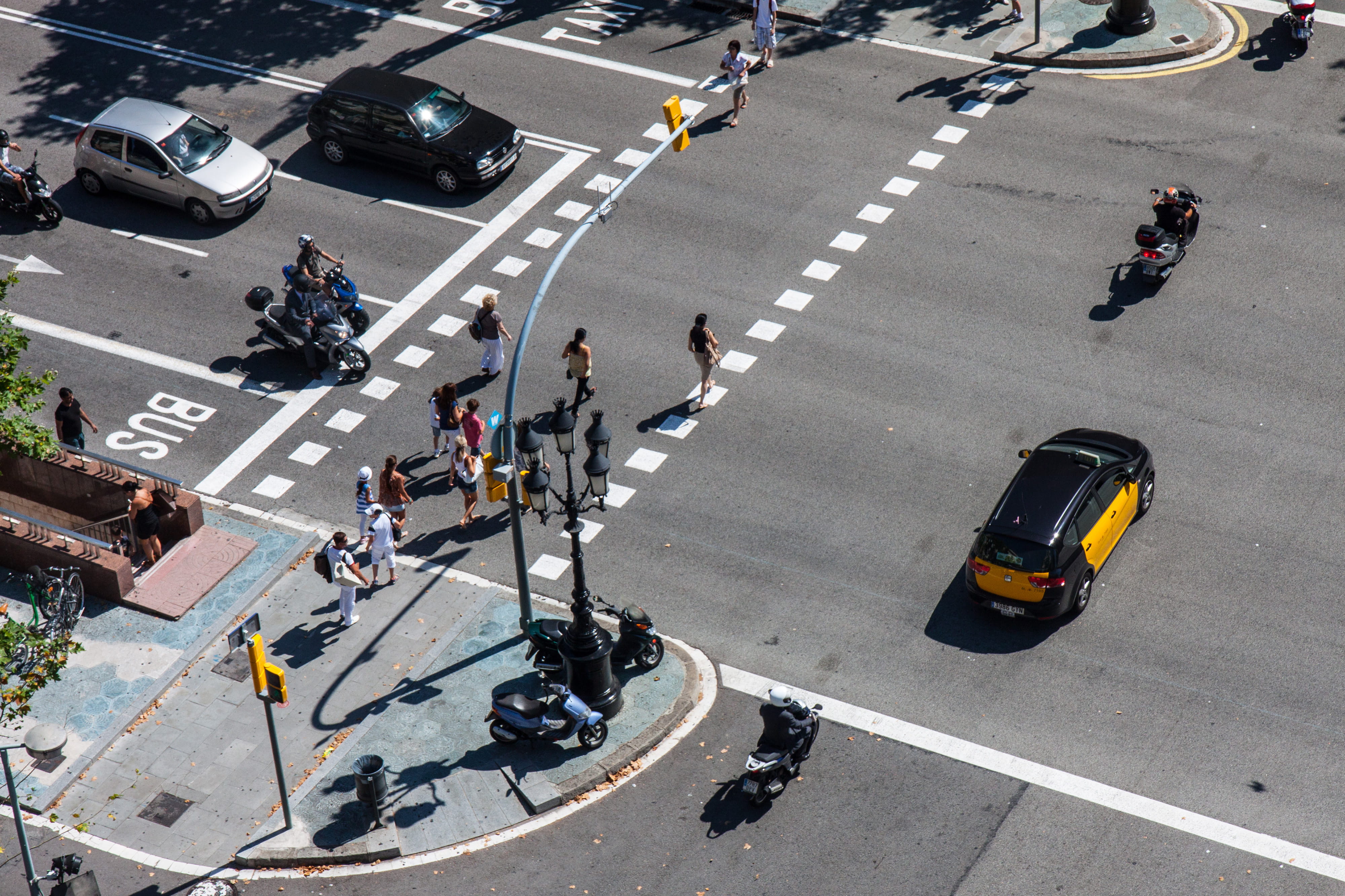 people, barcelona, 4K, traffic, mode of transportation, transportation, Barcelona, shot, city street, high Angle View, sign, road marking, crossroad, overhead, HD Wallpaper