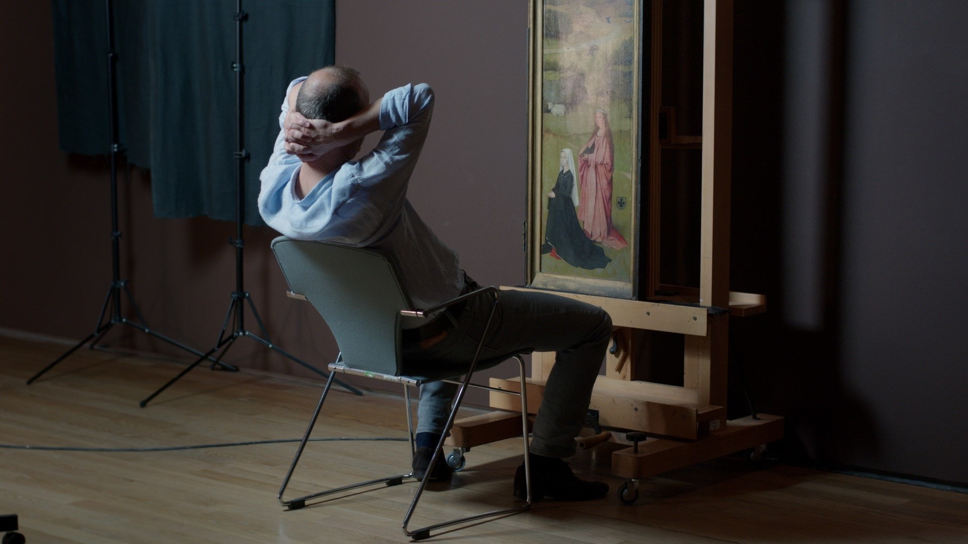 mature men, jheronimus bosch geraakt door de duivel, 1080P, looking, men, sadness, anxiety, frustration, indoors, emotion, worried, head in hands, full length, HD Wallpaper