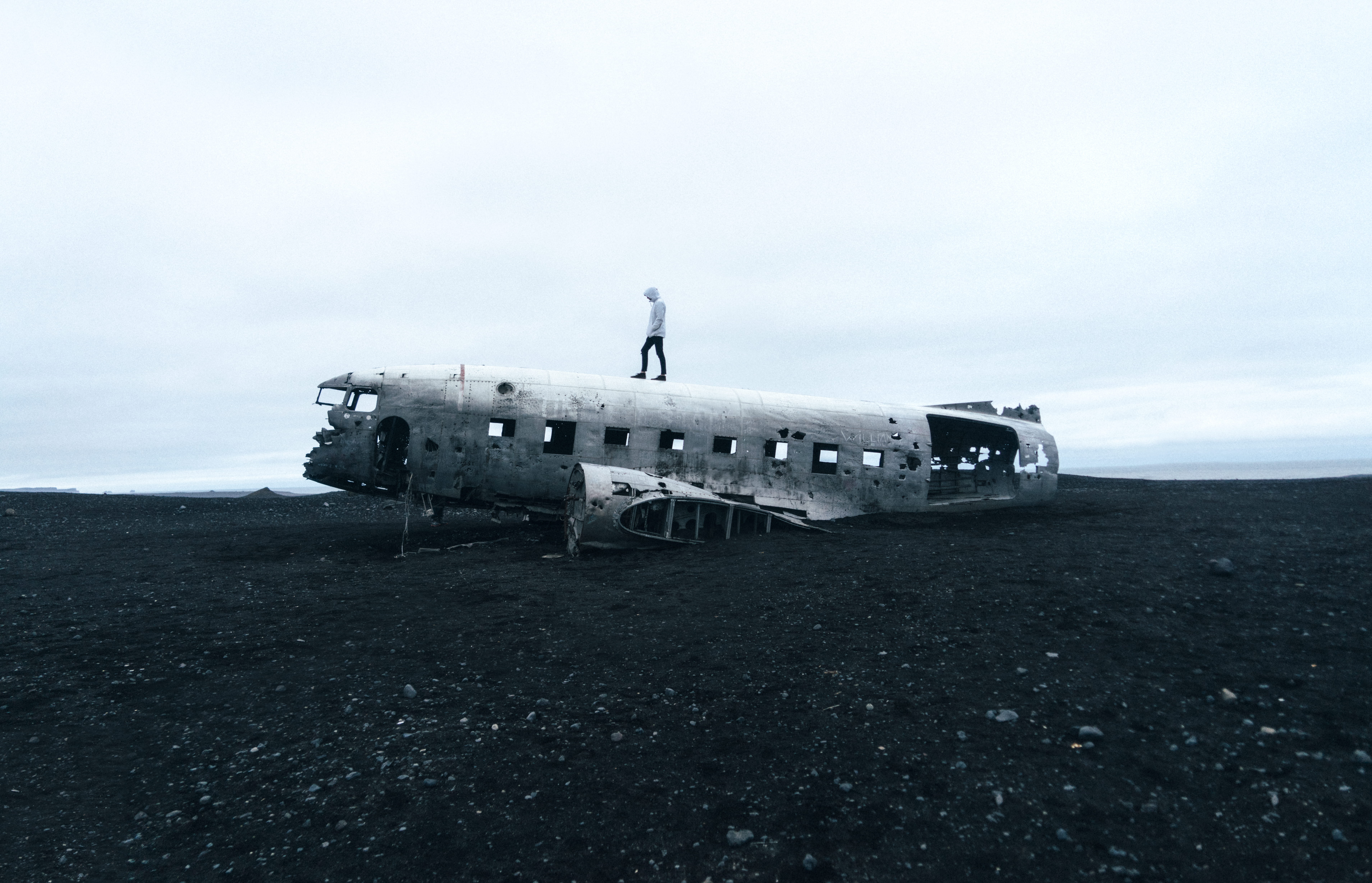 wreckage, junk, water, old, real people, ocean, transportation, built structure, sky, debris, standing, abandoned, mode of transportation, day, outdoors, HD Wallpaper