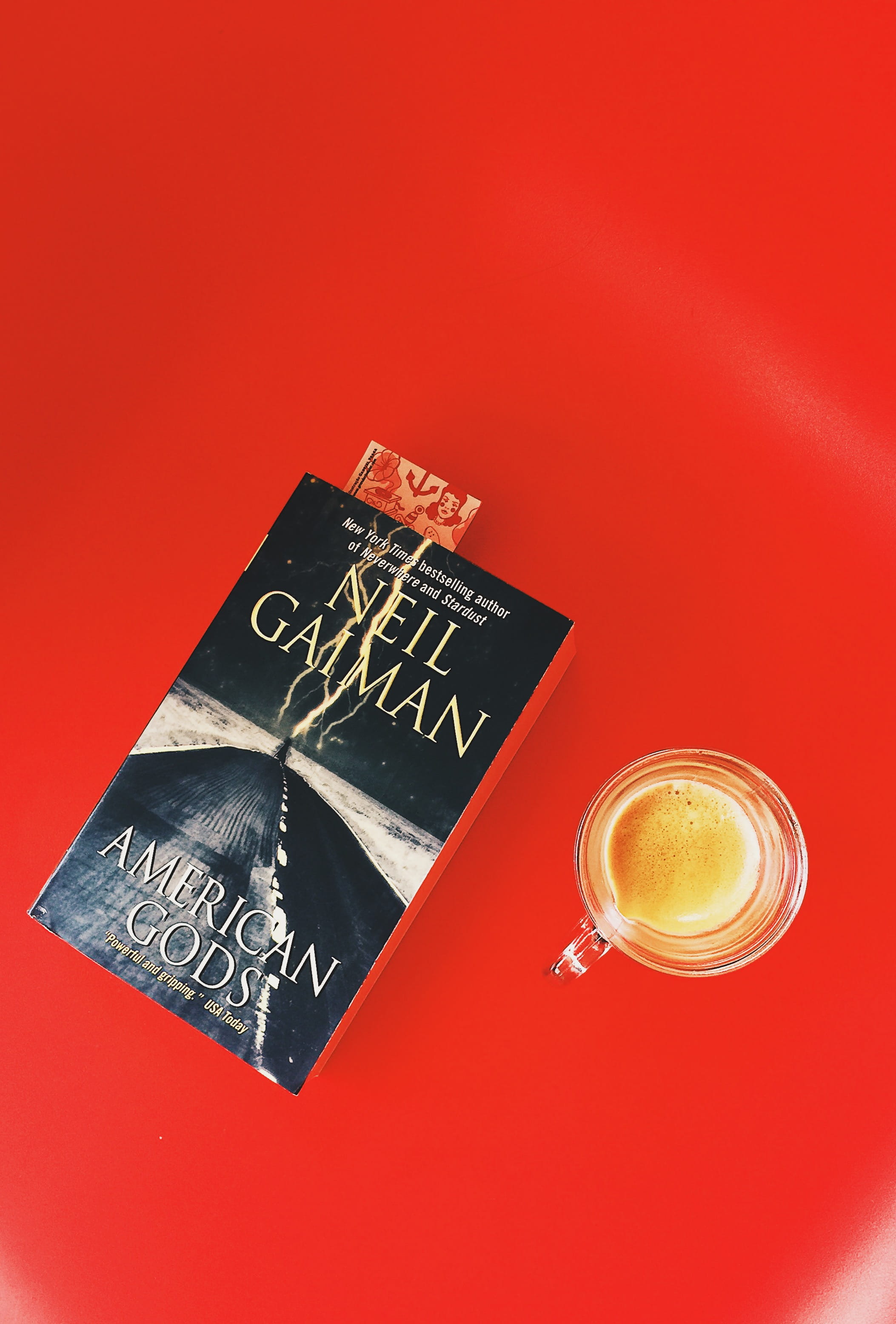 food and drink, studio shot, red background, café, indoors, livro, high angle view, communication, brazil, text, neil gaiman, colored background, directly above, Phone HD Wallpaper
