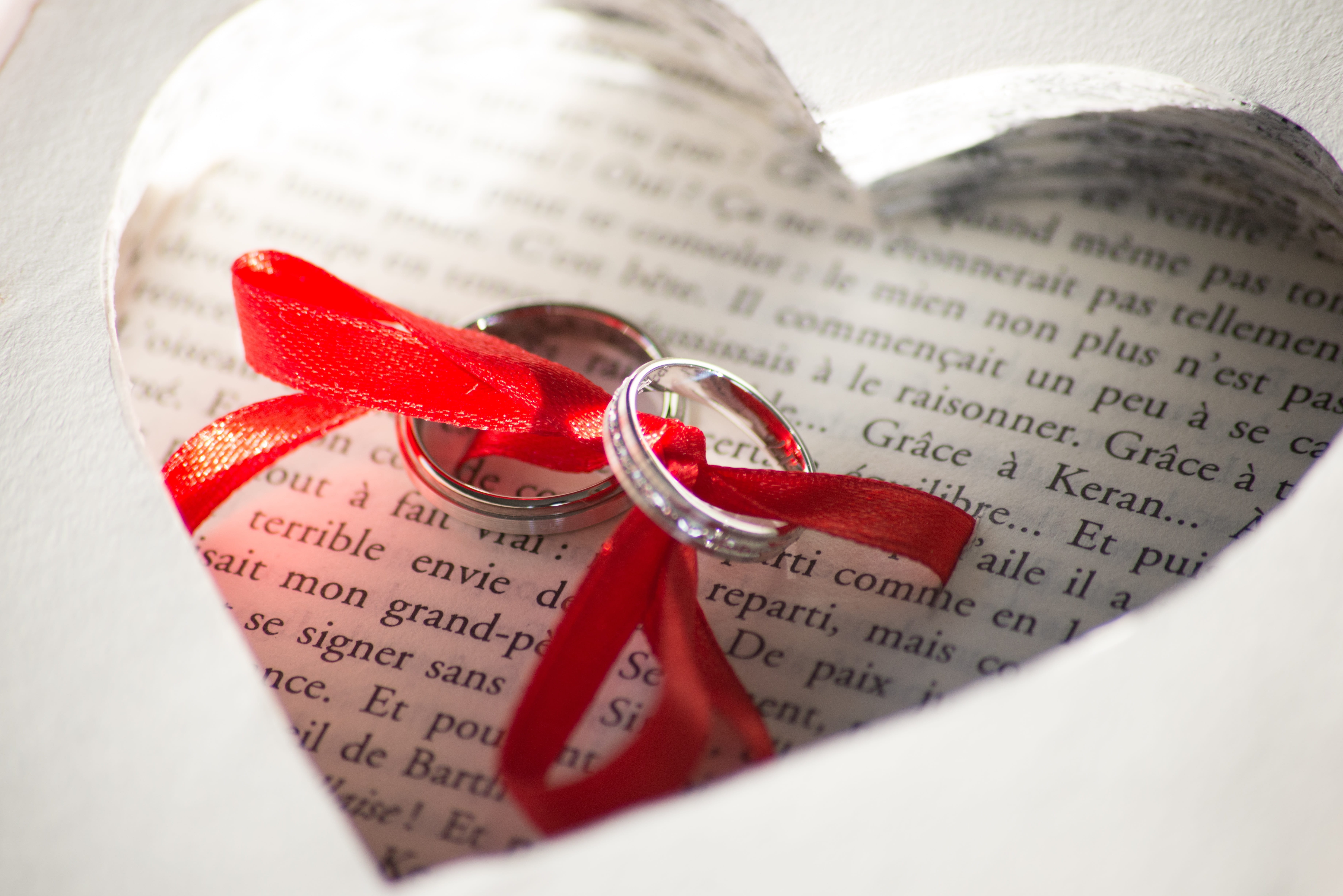 gold, wedding, 5K, positive emotion, paper, celebration, doré, bride and groom, union, jewelry, married, tenderness, close-up, gold colored, engagement ring, HD Wallpaper