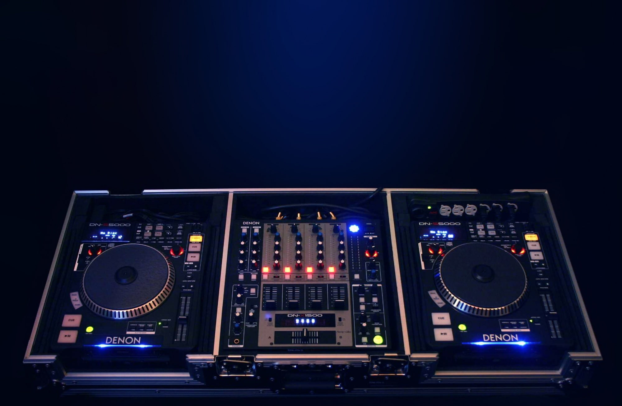 audio equipment, event, no people, denon, arts culture and entertainment, black, illuminated, controller, dj, technology, copy space, black color, nightclub, HD Wallpaper