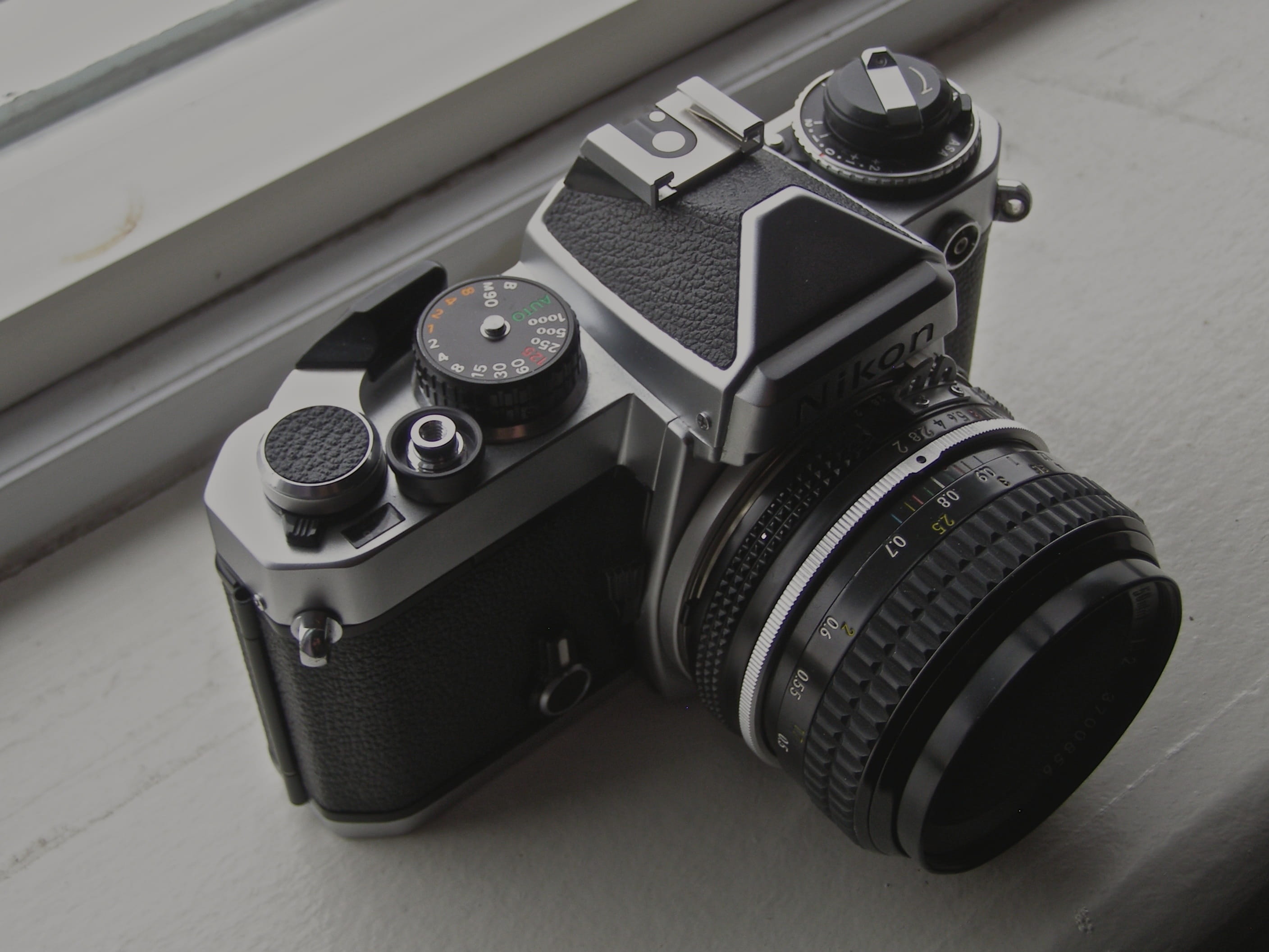 zoom, black color, clunky, successful, 35mm, film, smile, instagram, entrepreneur, retro styled, media, shooting, analog, professional, still, selfie, lens - optical instrument, HD Wallpaper