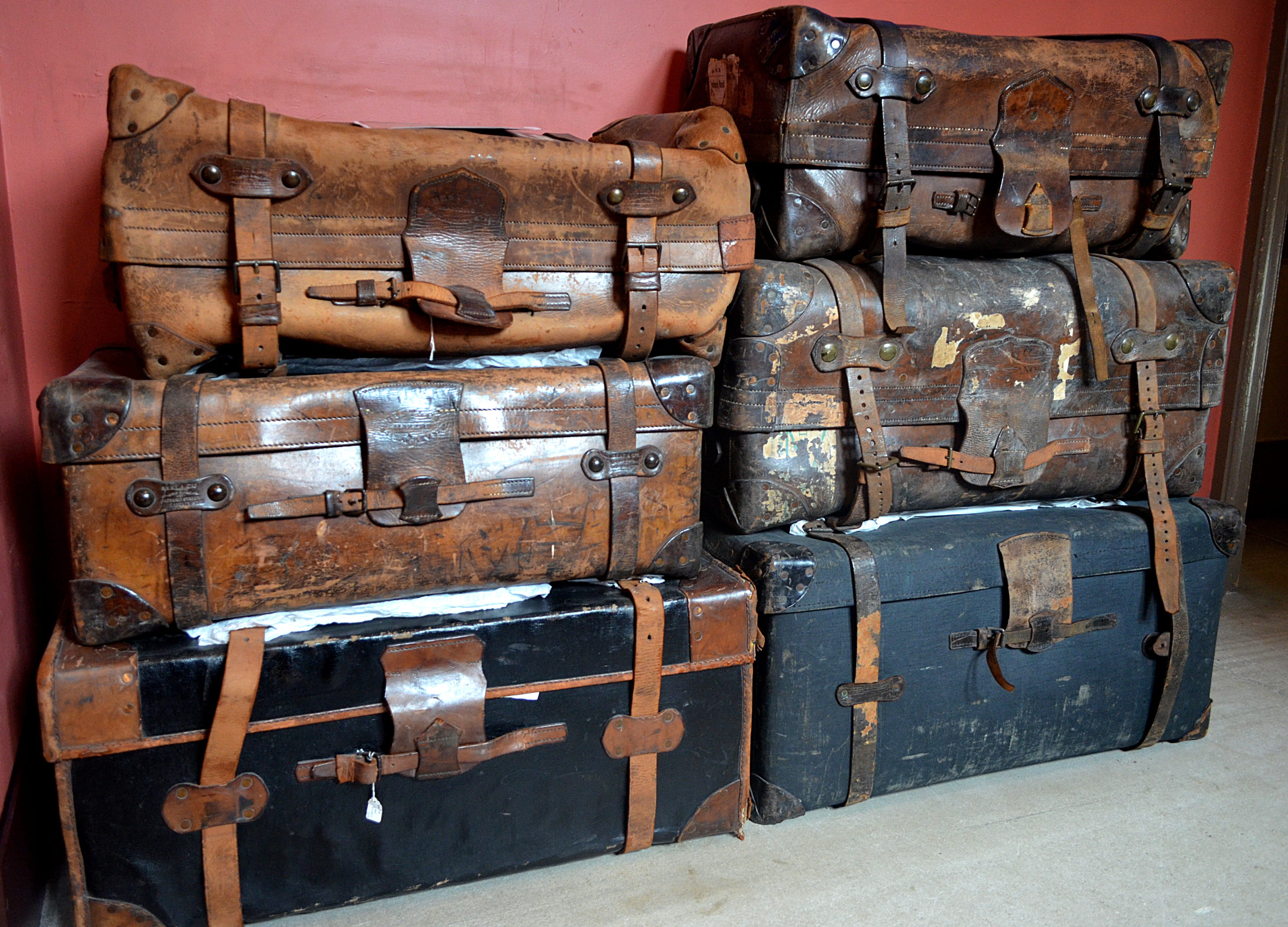 old suitcase, in a row, stack, indoors, pile, Luggage, 4K, weathered, architecture, container, close-up, wine cask, old, still life, arrangement, large group of objects, HD Wallpaper